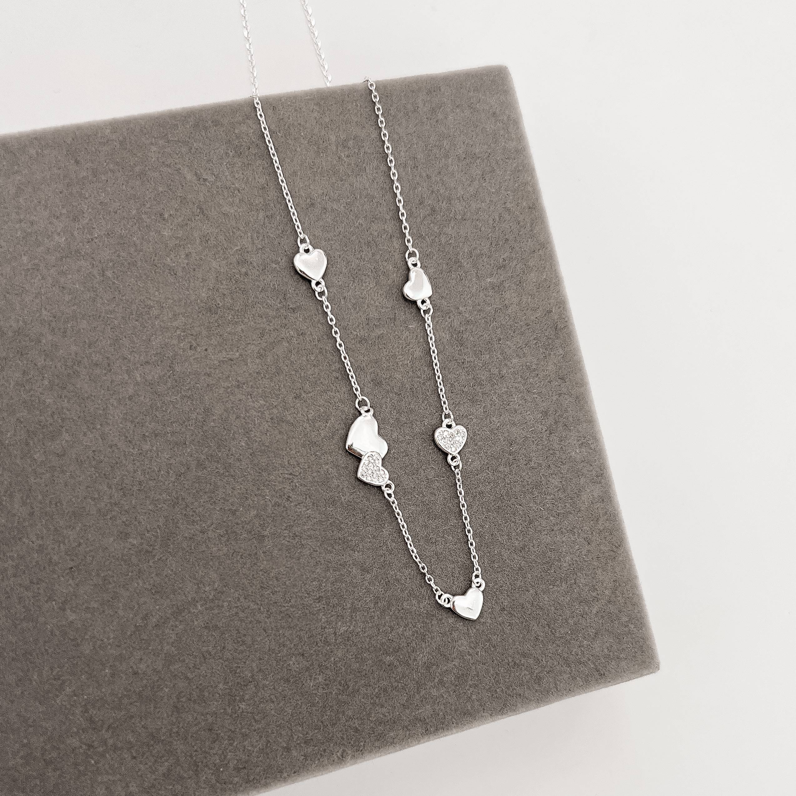 Colar entremeio corações lisos e cravejados 40+5cm