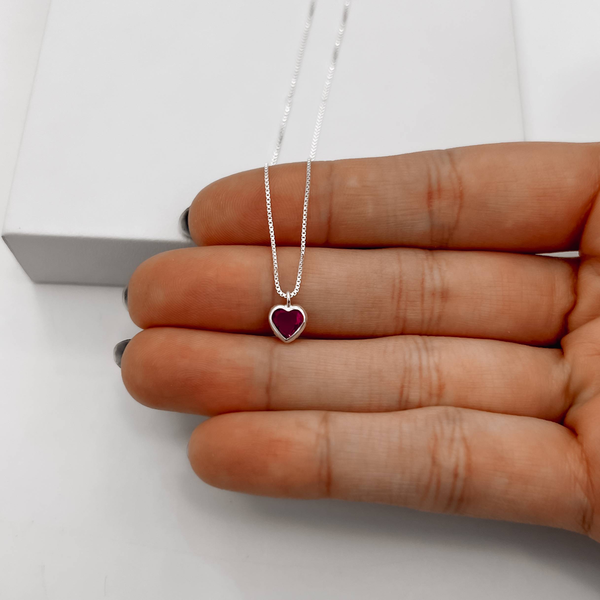 Imagem Secundária Colar zircônia coração cereja embutida 6mm 40cm