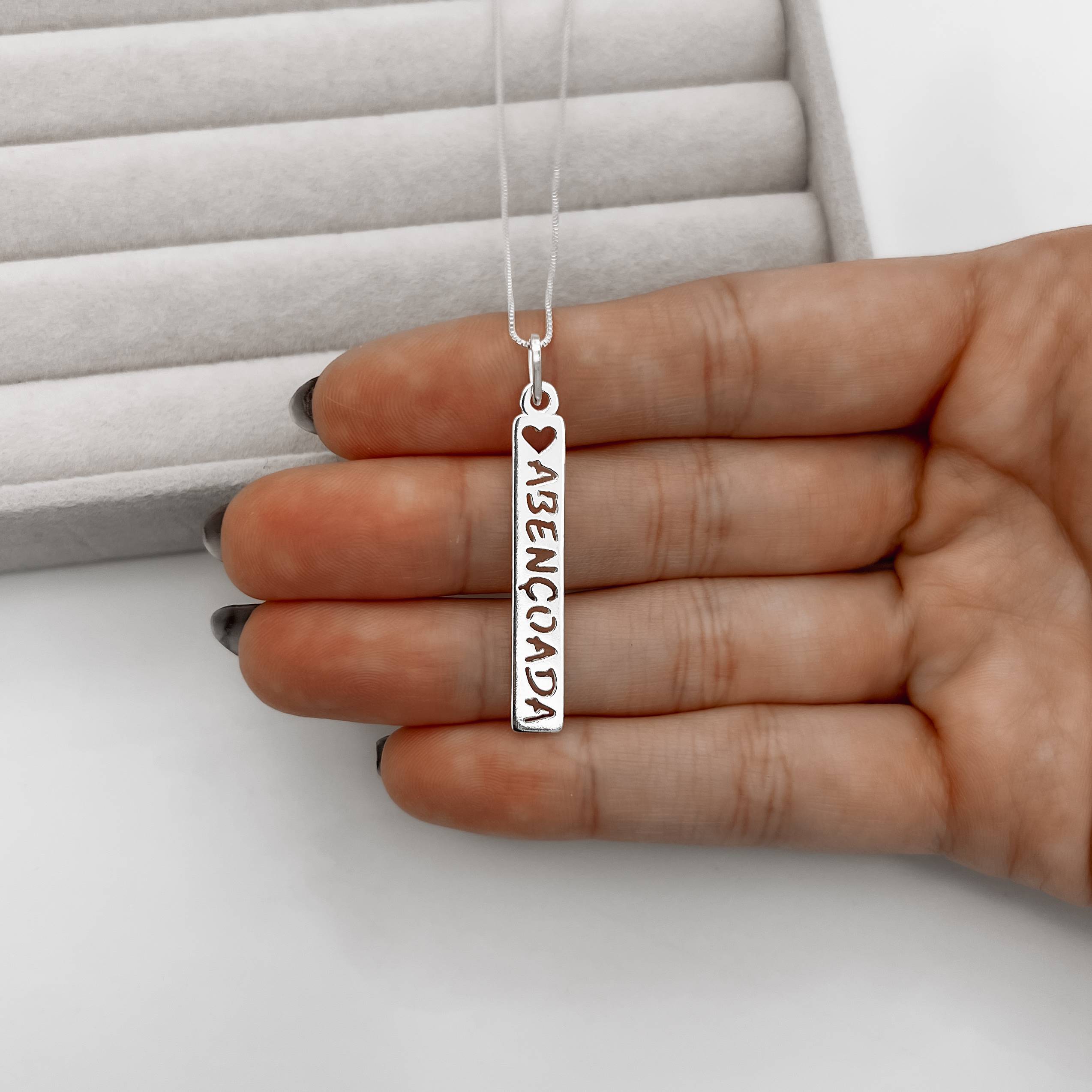 Imagem Secundária Colar pingente placa abençoada 35mm 45cm