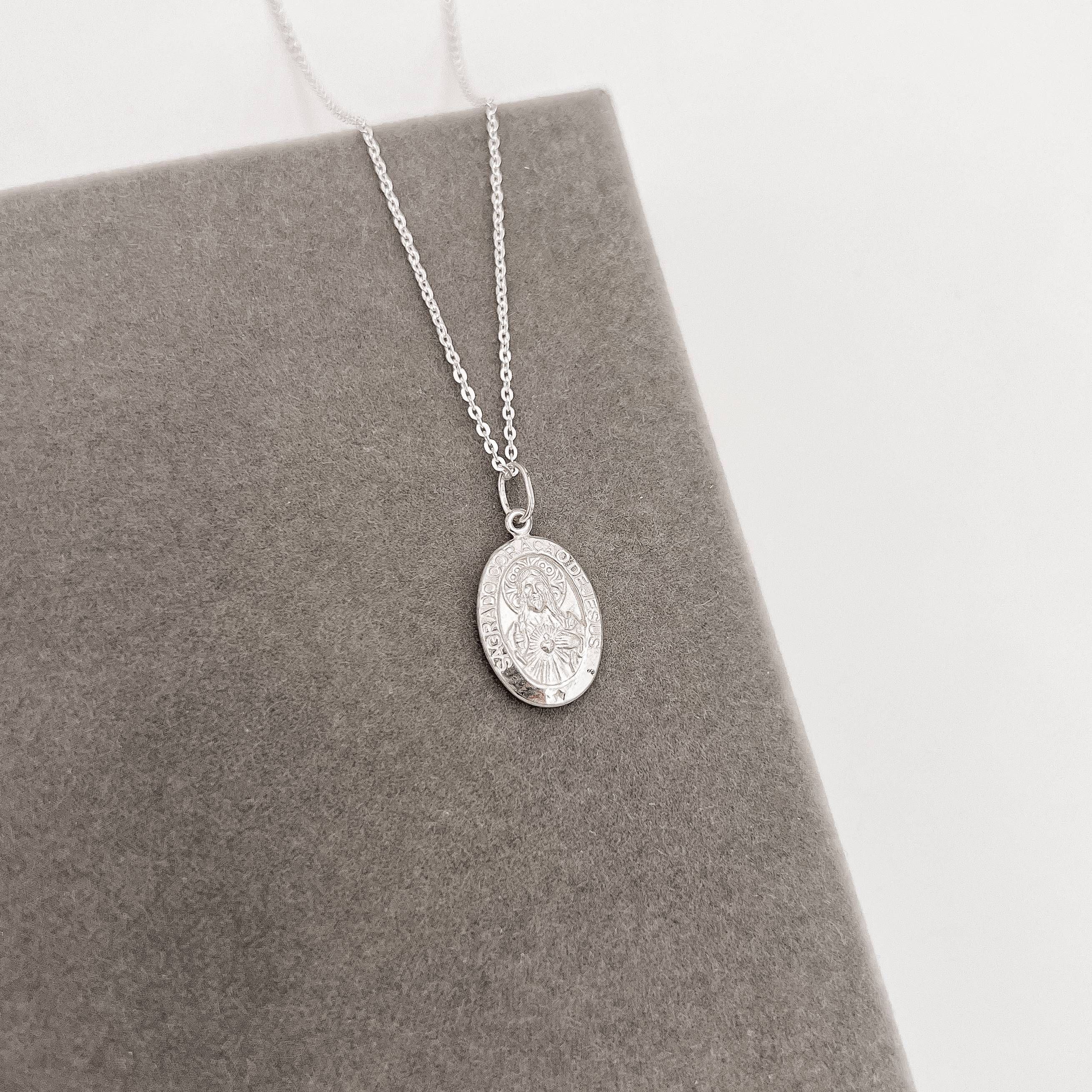 Colar pingente medalha dupla face Sagrado Coração de Jesus e cruz 16mm corrente cadeadinho 45cm