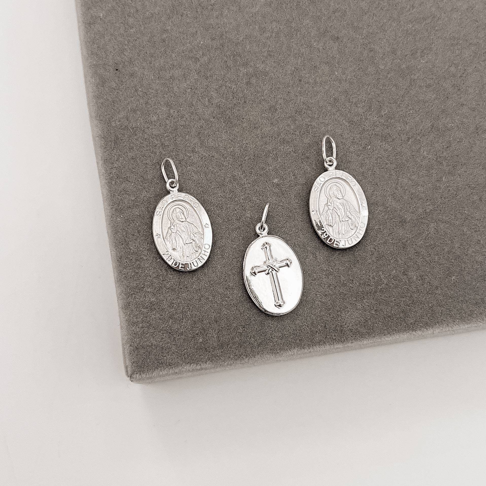 Imagem Pingente medalha dupla face São Pedro e cruz 16mm 