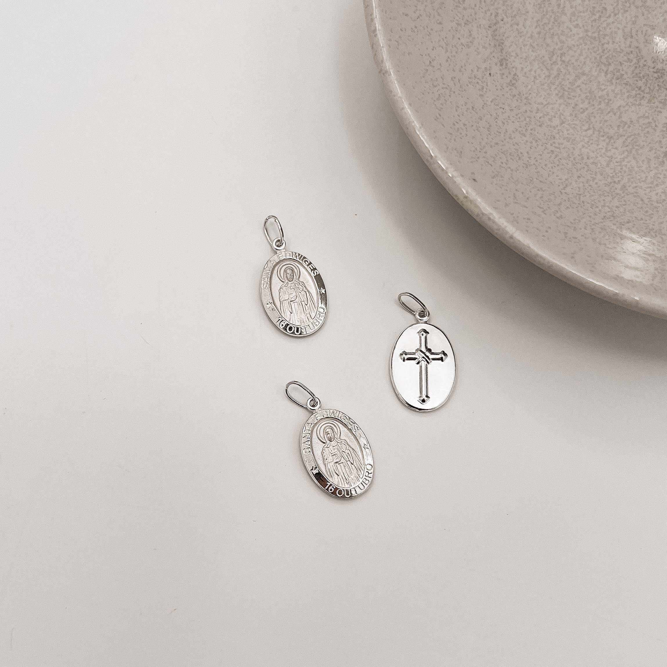 Imagem Pingente medalha dupla face Santa Edwiges e cruz 16mm 