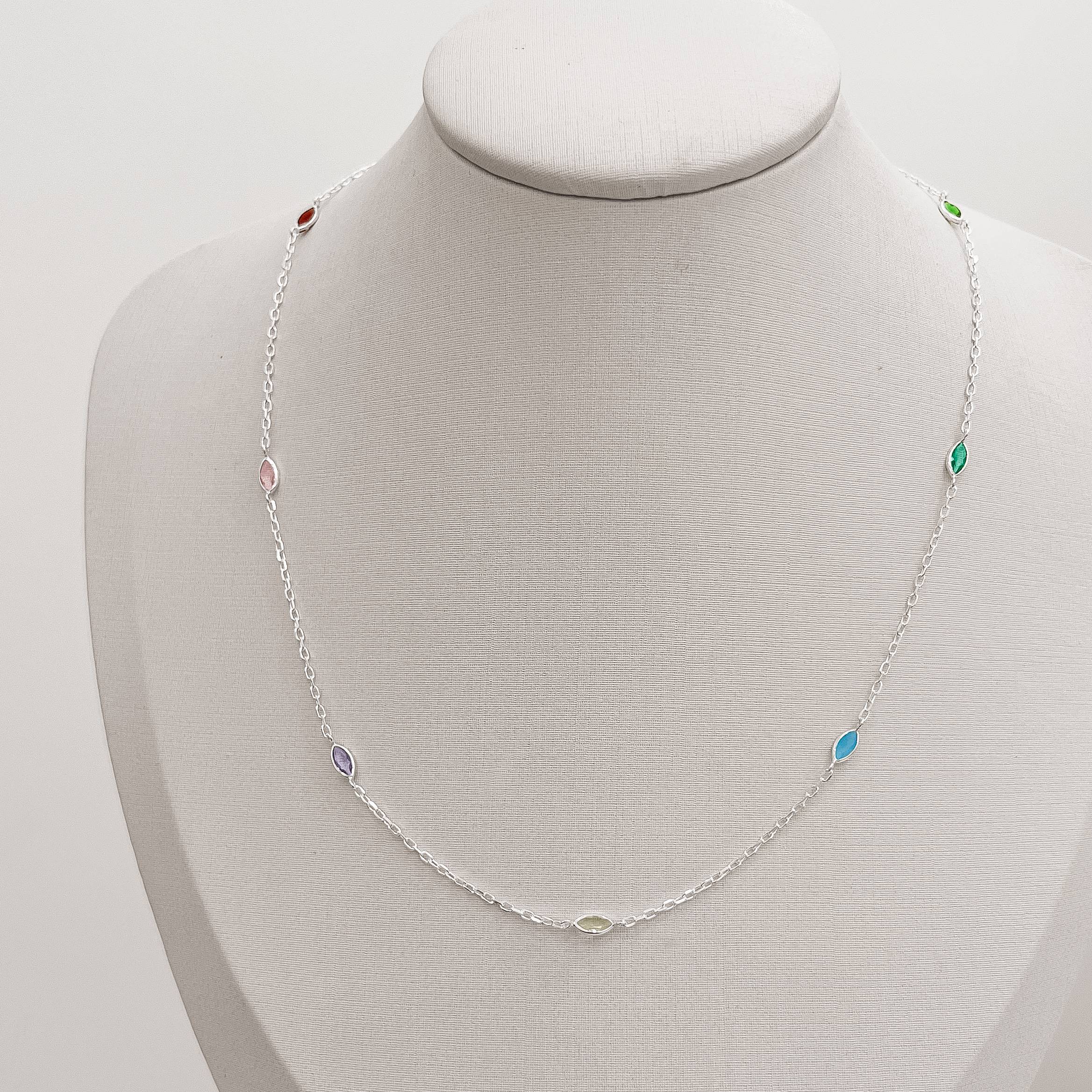 Colar entremeios zircônias navetes coloridas 6mm corrente cartier 45cm