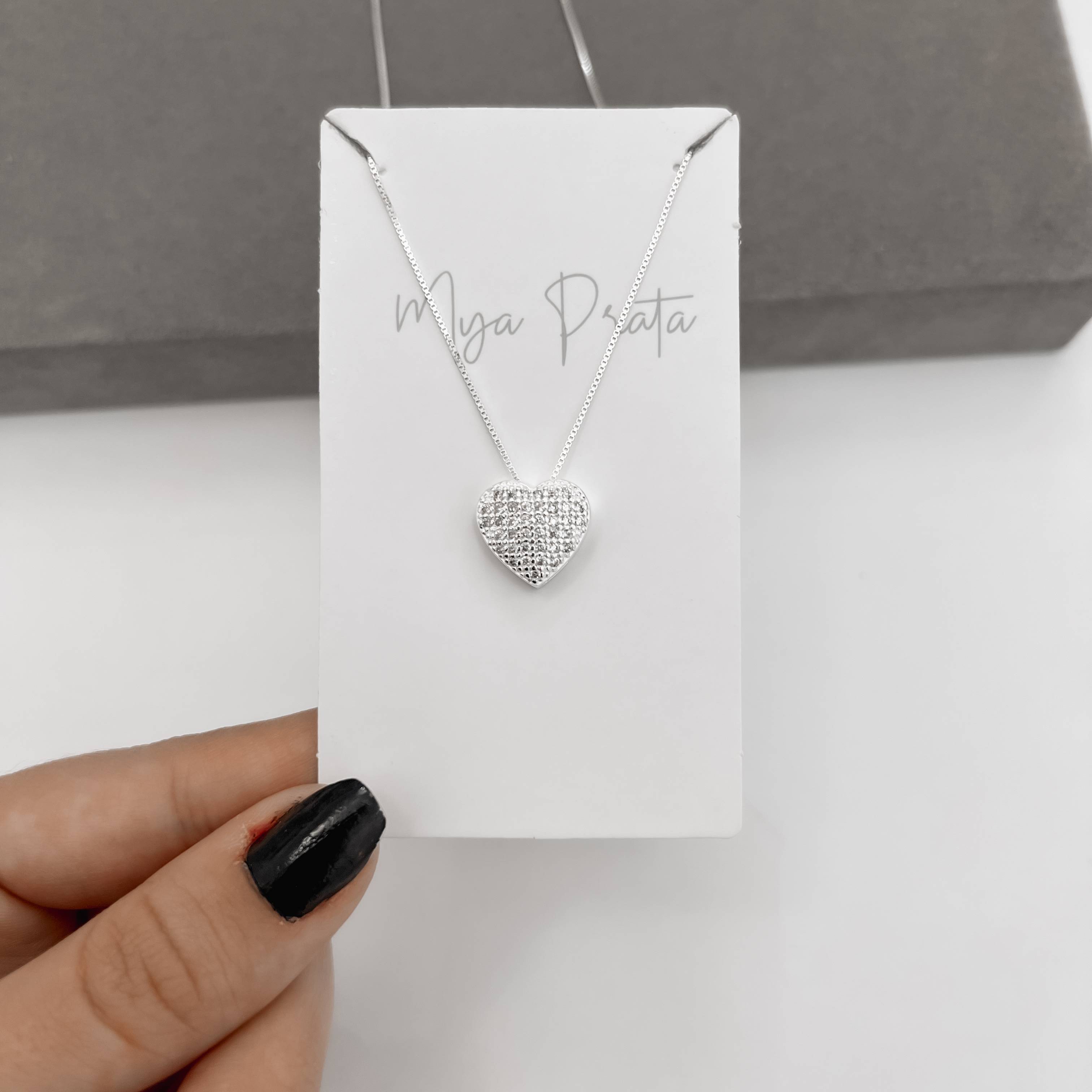 Colar coração cravejado caixa alta 13mm 45cm