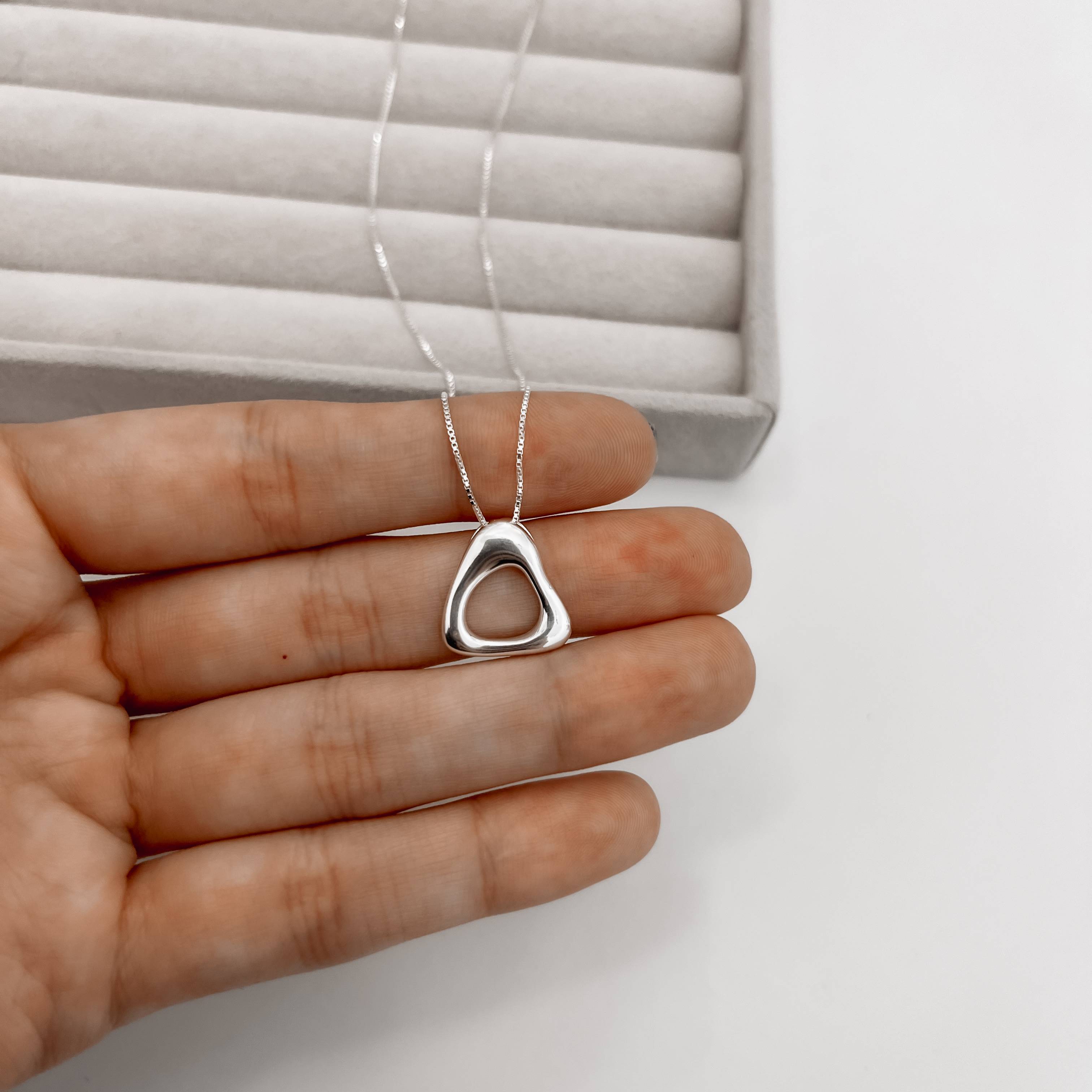 Imagem Secundária Colar oval ondulado vazado 16mm 45cm