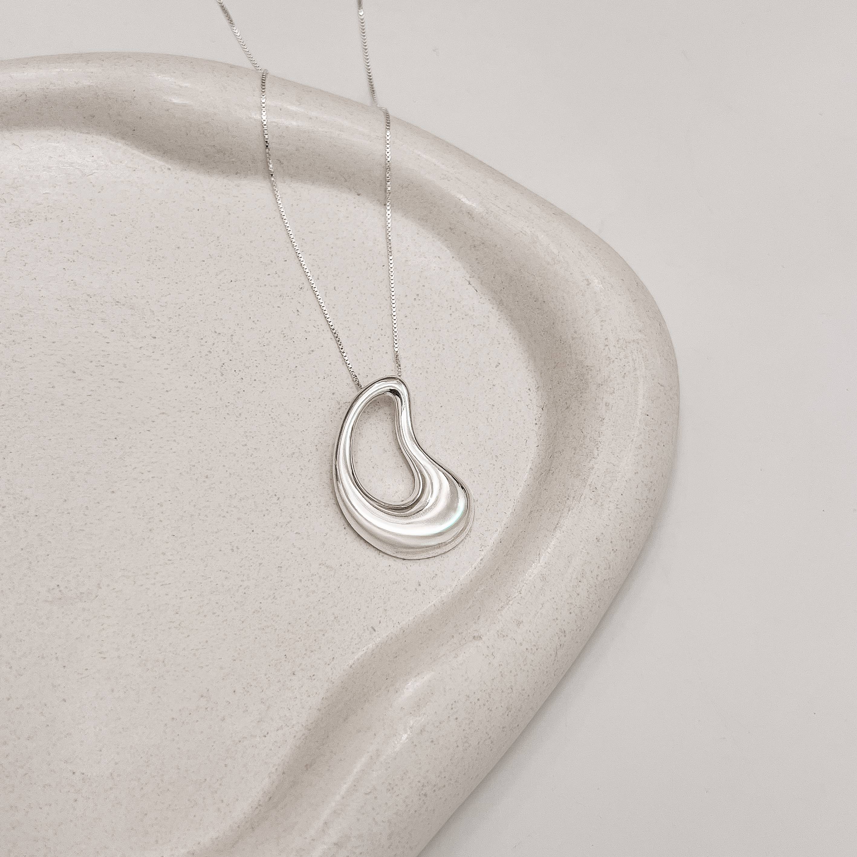 Colar oval ondulado vazado 32mm 45cm