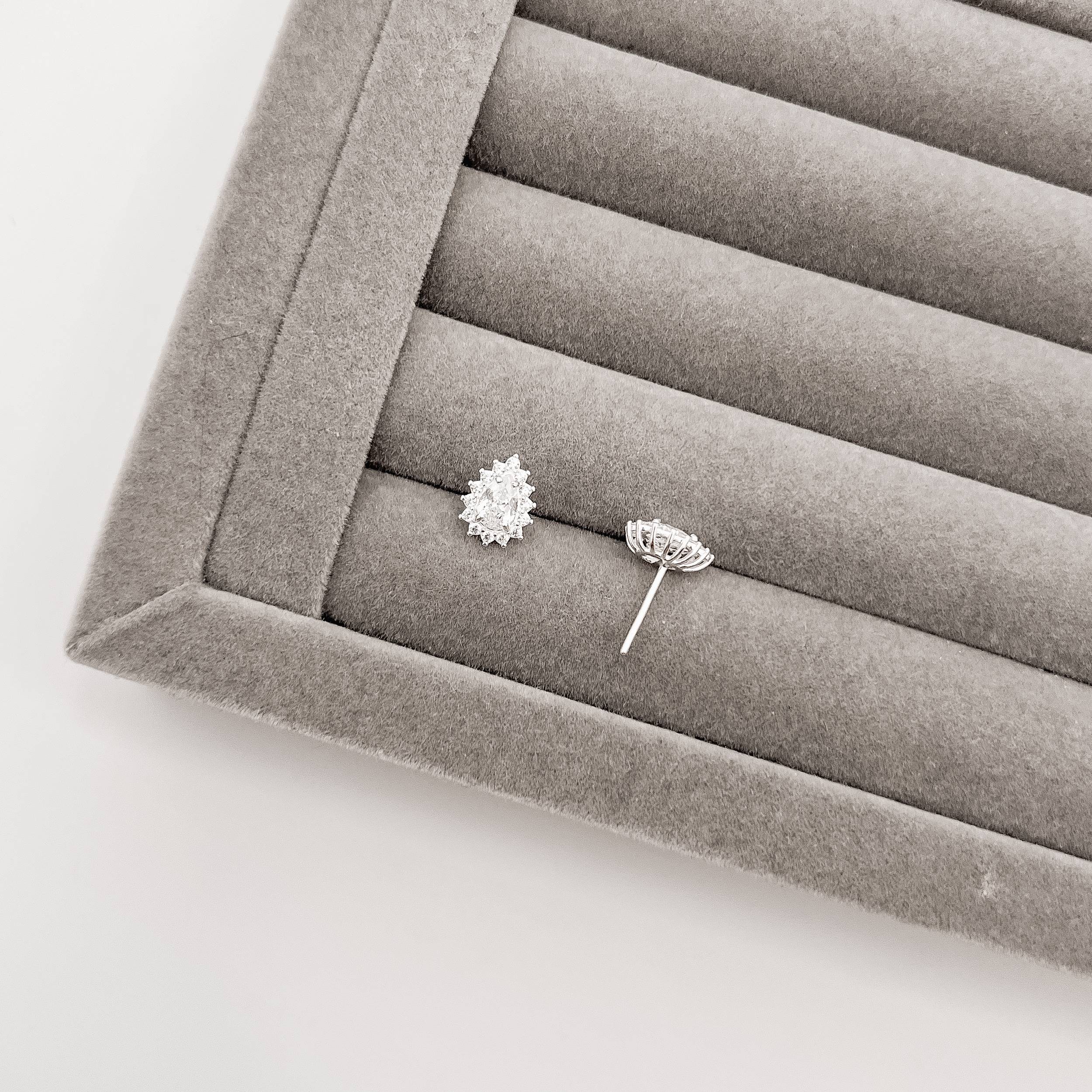 Brinco zircônia gota com cravejado 10mm