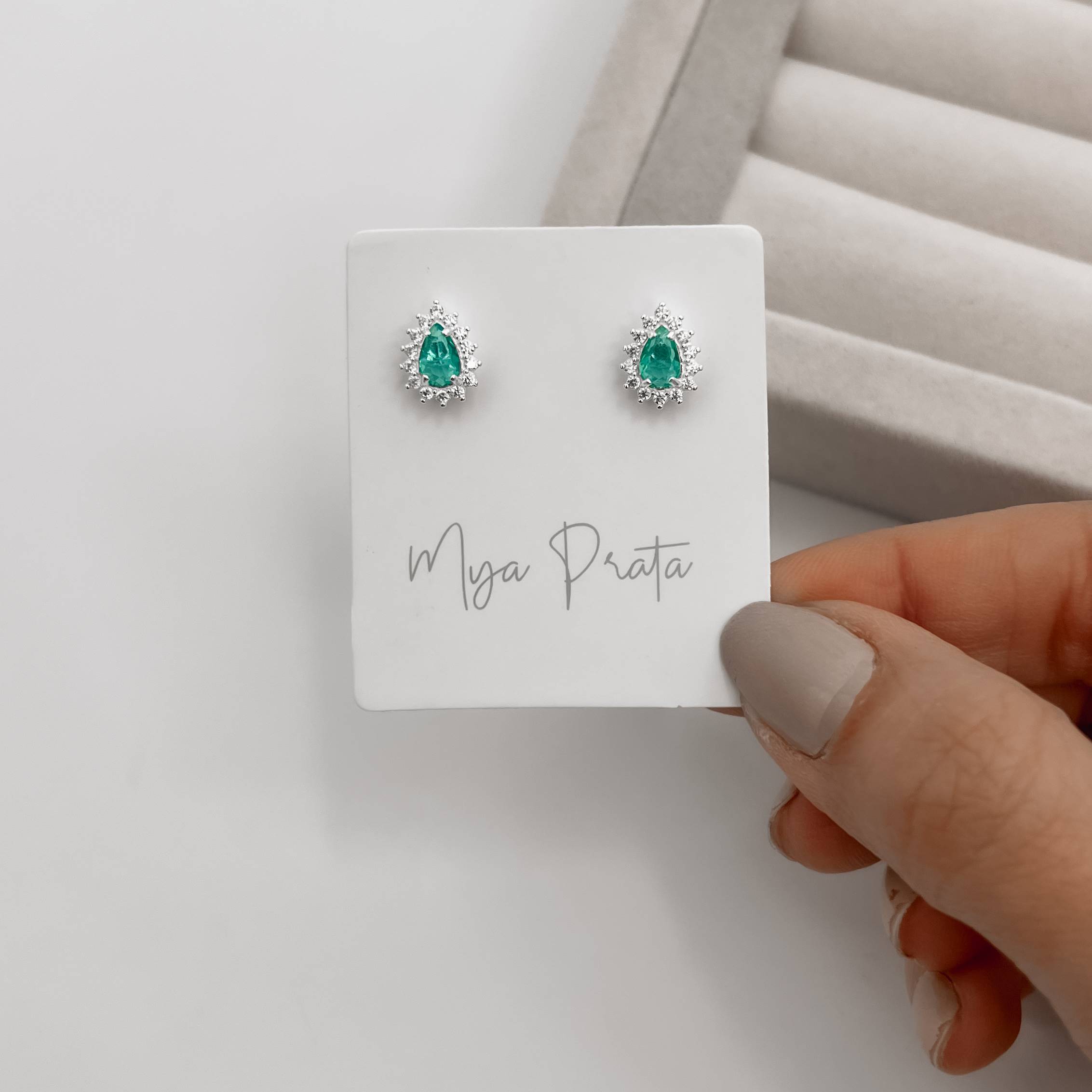 Brinco zircônia gota acqua com cravejado 10mm