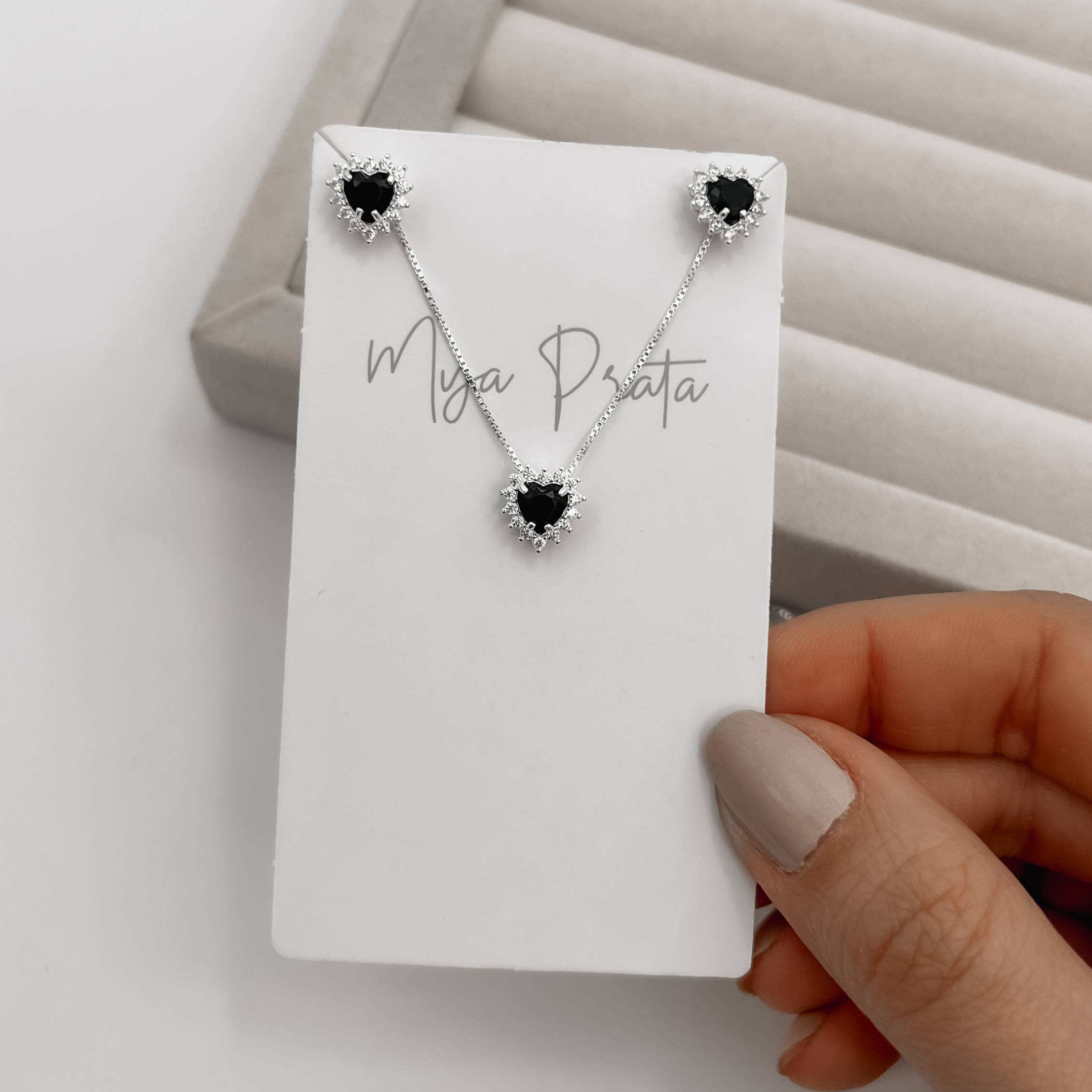 Imagem Secundária Conjunto brinco e colar zircônia coração ônix com cravejado 9mm 45cm