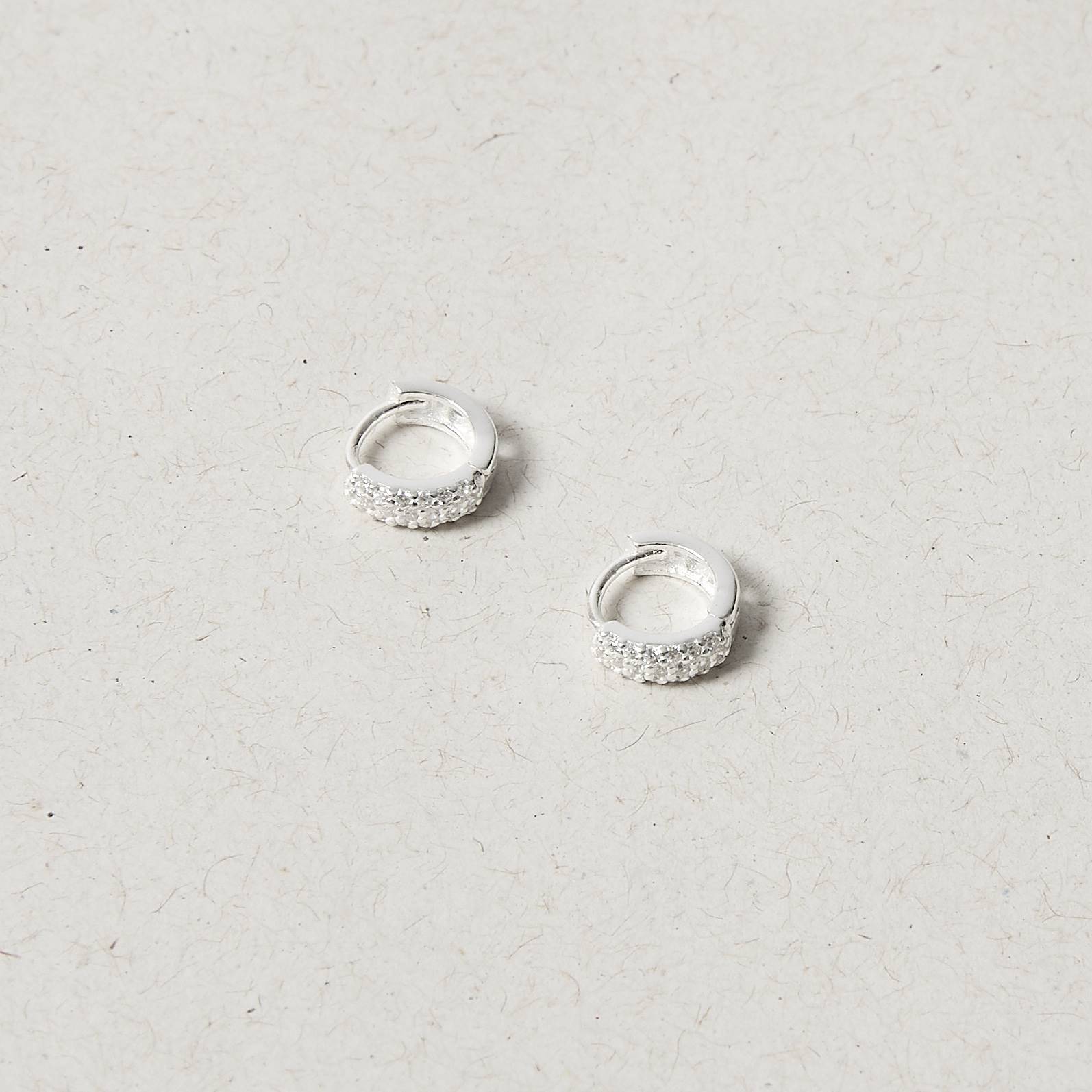 Imagem Argola click triplo cravejado 9mm detalhe corações