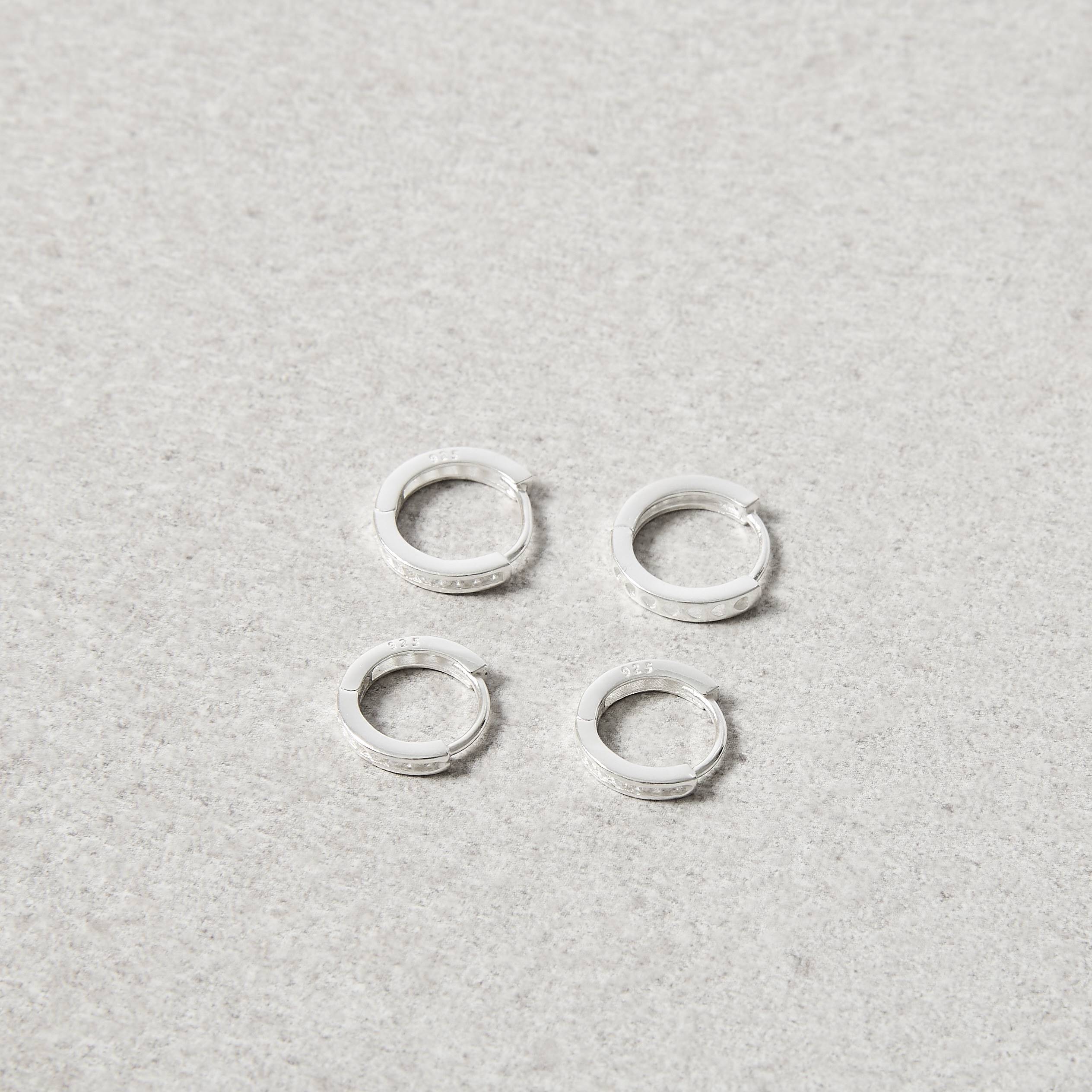 Imagem Secundária Dupla argolas click redonda cravejada 11 e 13mm detalhe corações