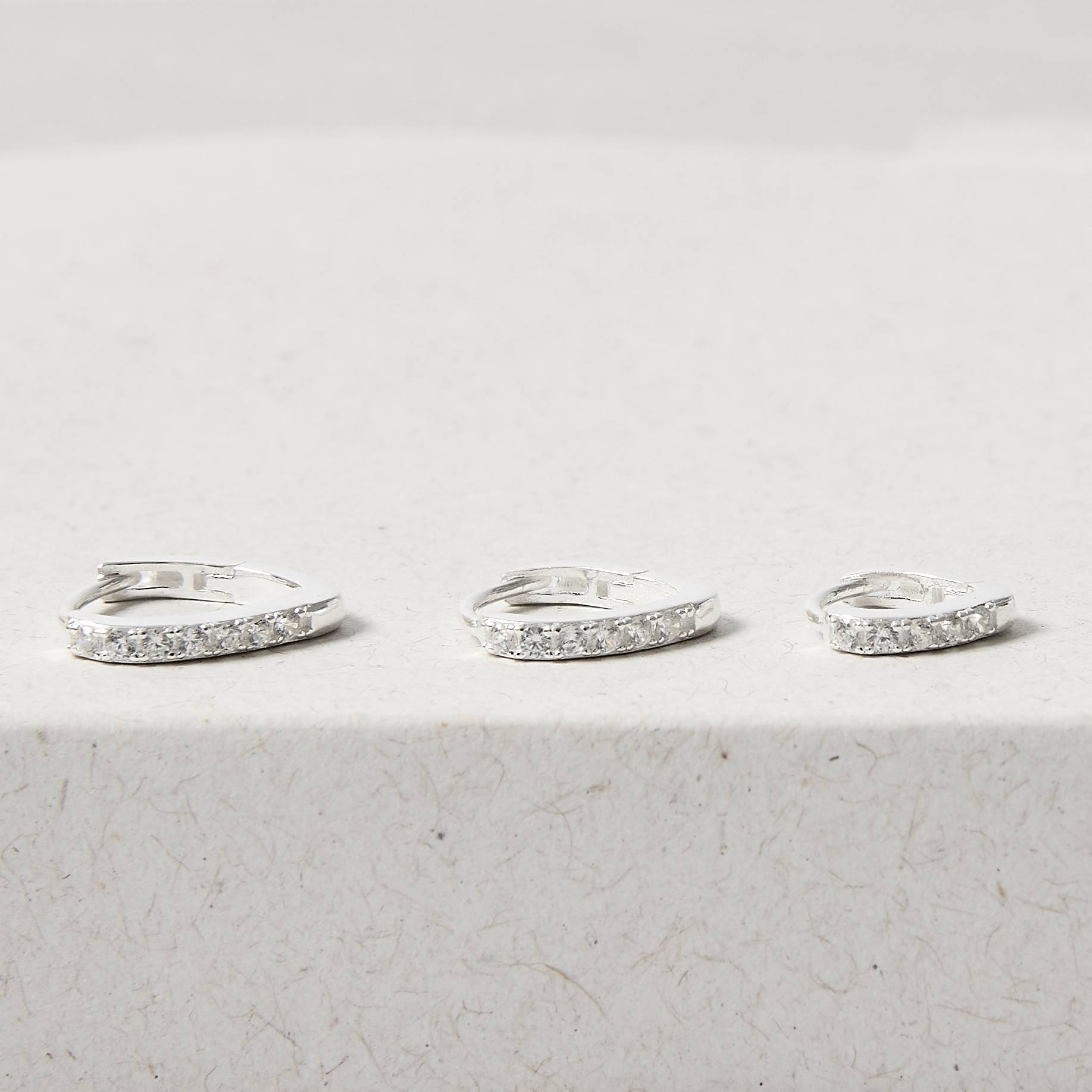 Imagem Trio argolas click gota 10, 12 e 13mm cravejada