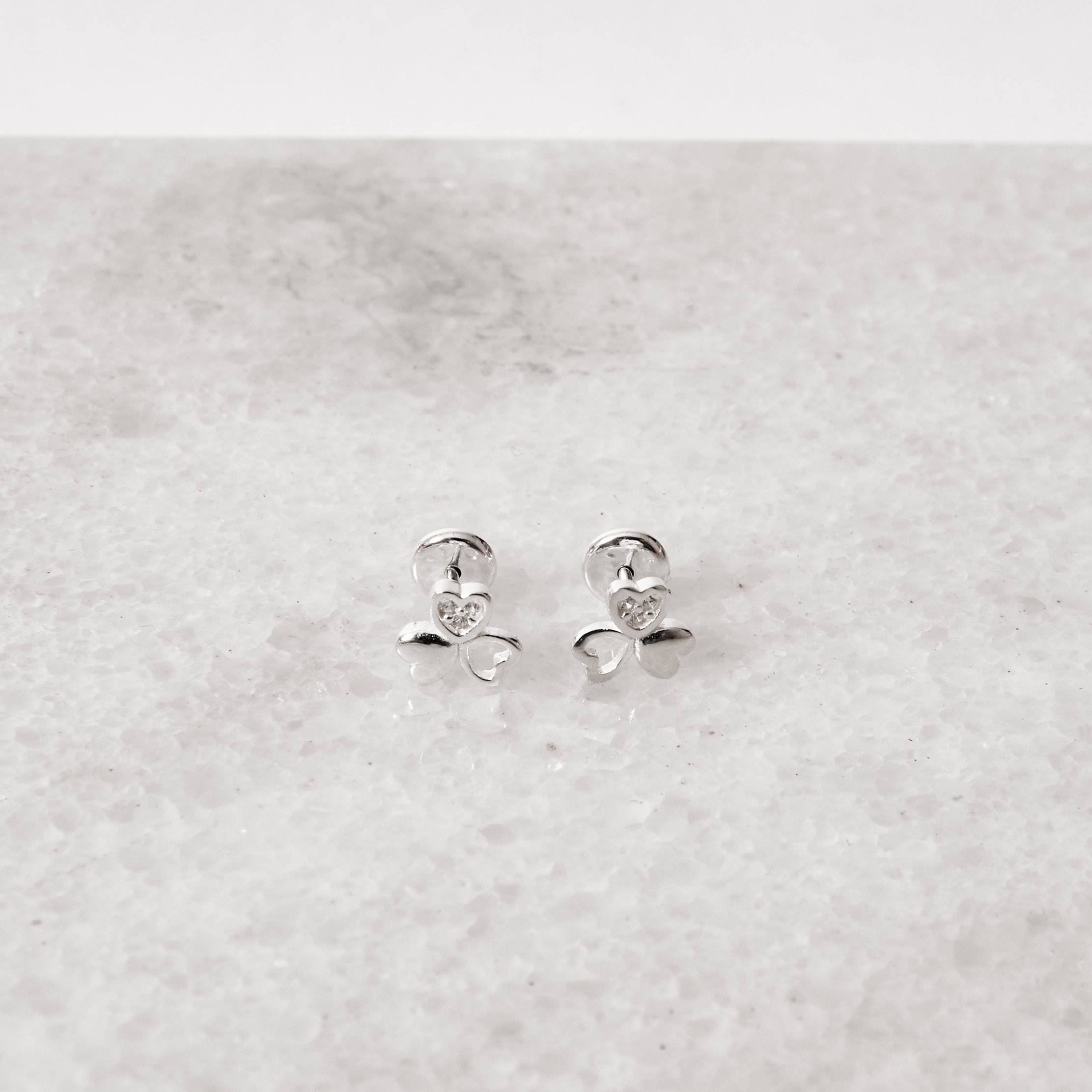 Imagem Secundária Brinco infantil corações liso, vazado e cravejado 7mm tarraxa baby