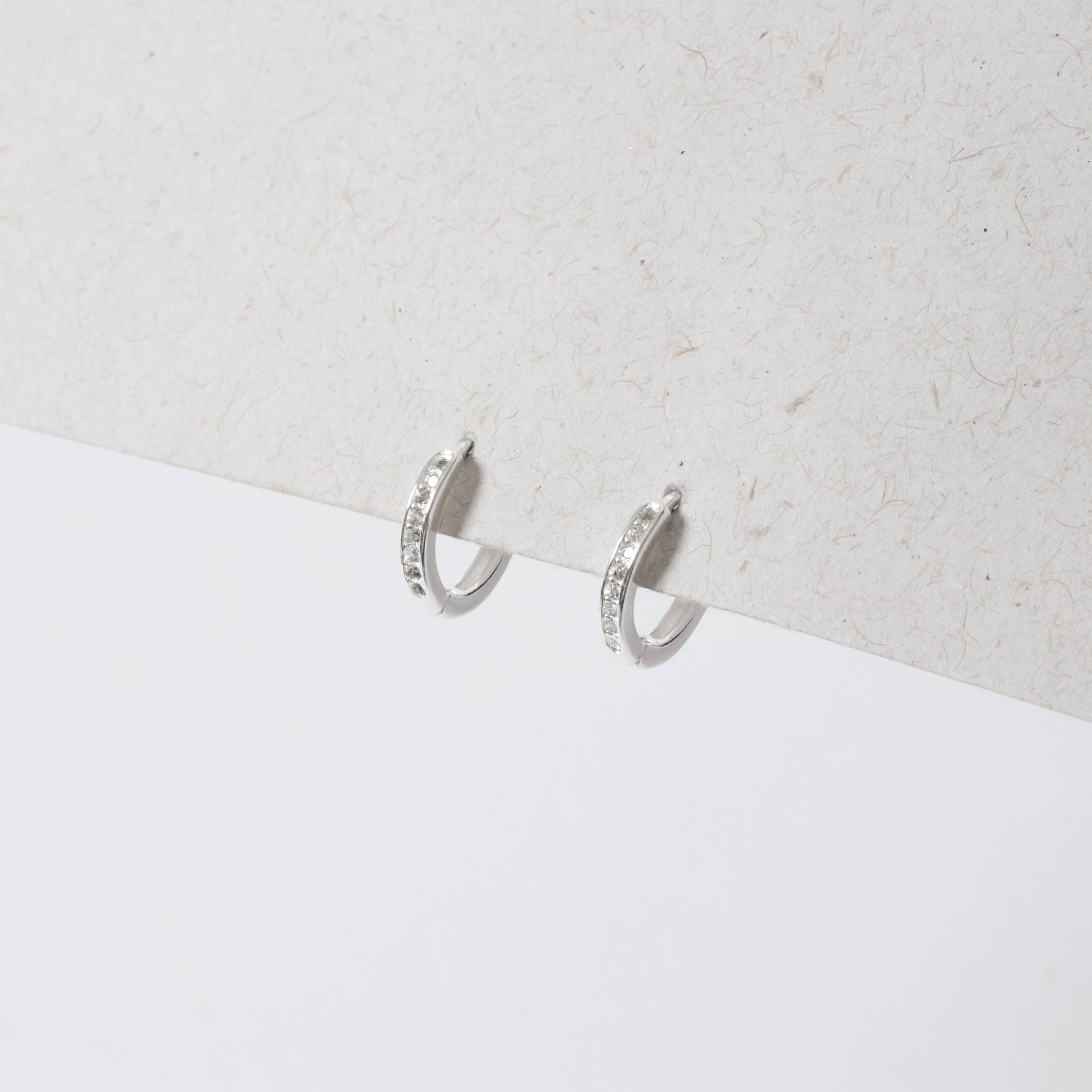 Imagem Argola click 10mm cravejada fio quadrado