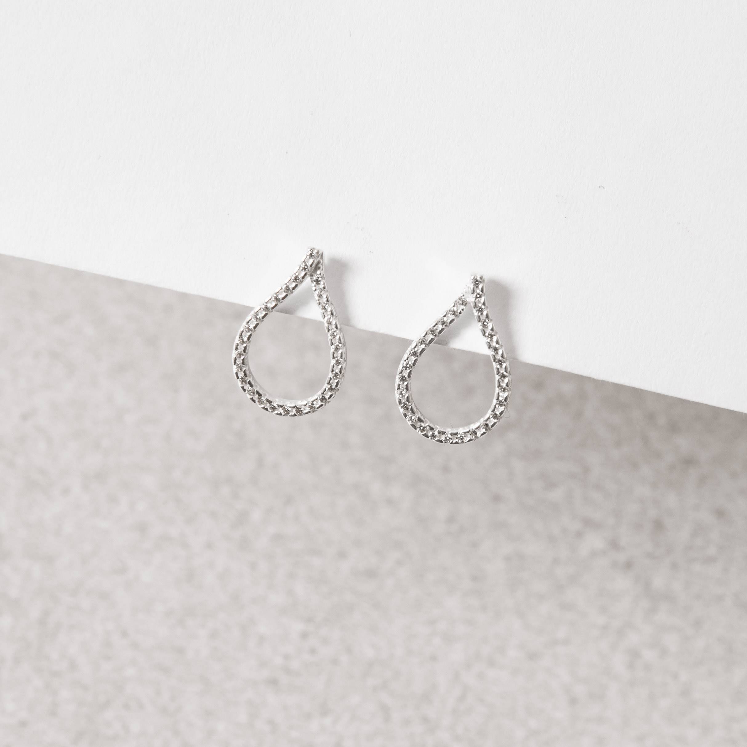 Imagem Secundária Brinco gota vazada cravejada 20mm