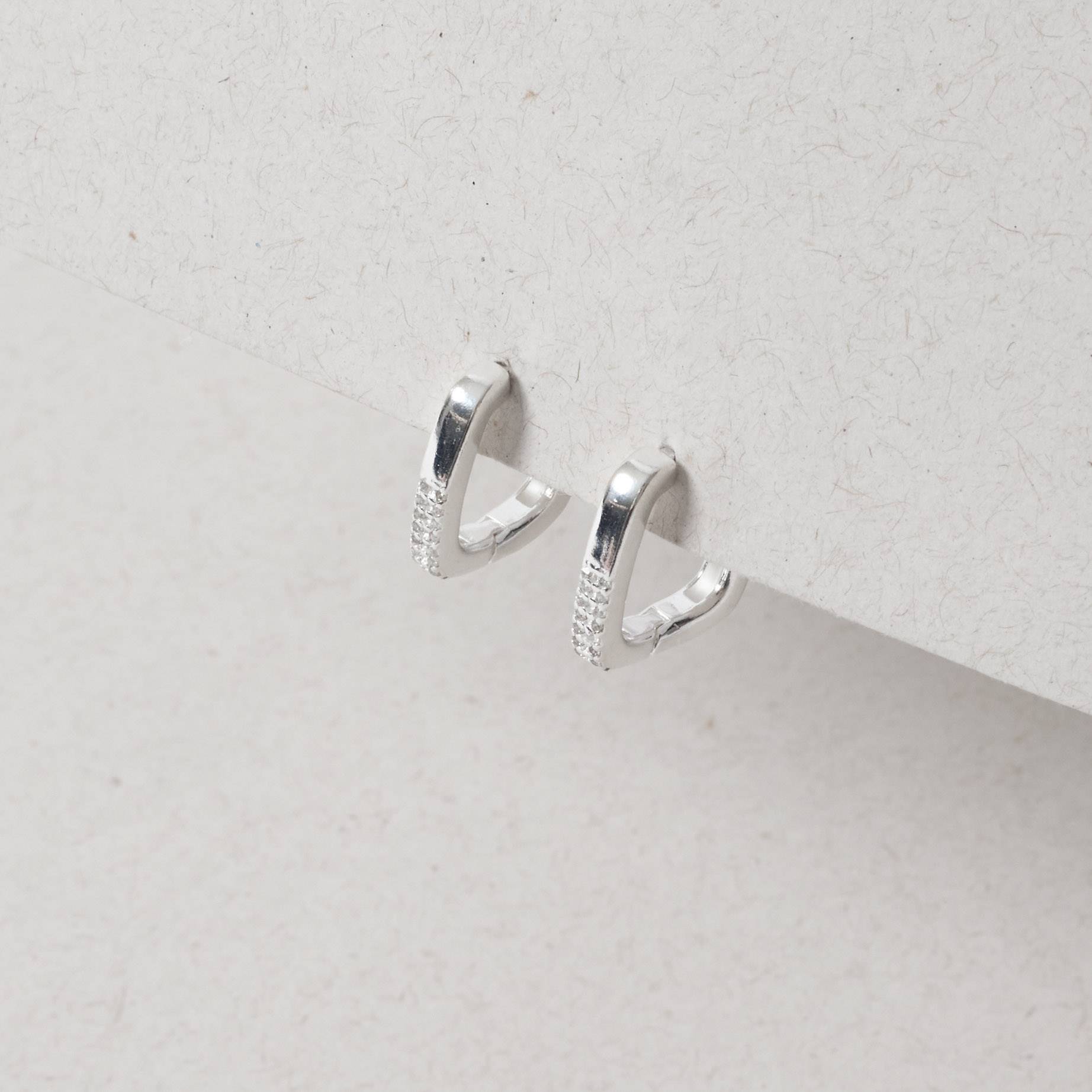 Imagem Argola click quadrada detalhe cravejado 17mm 