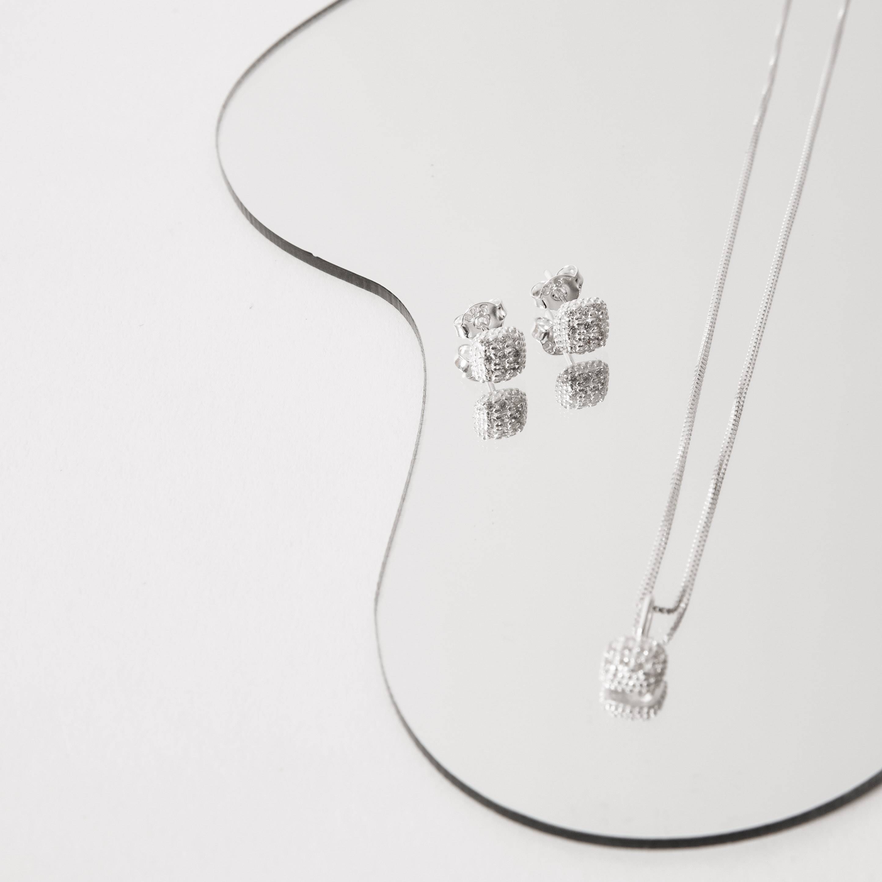 Imagem Conjunto brinco e colar quadrado cravejado 6mm 40cm