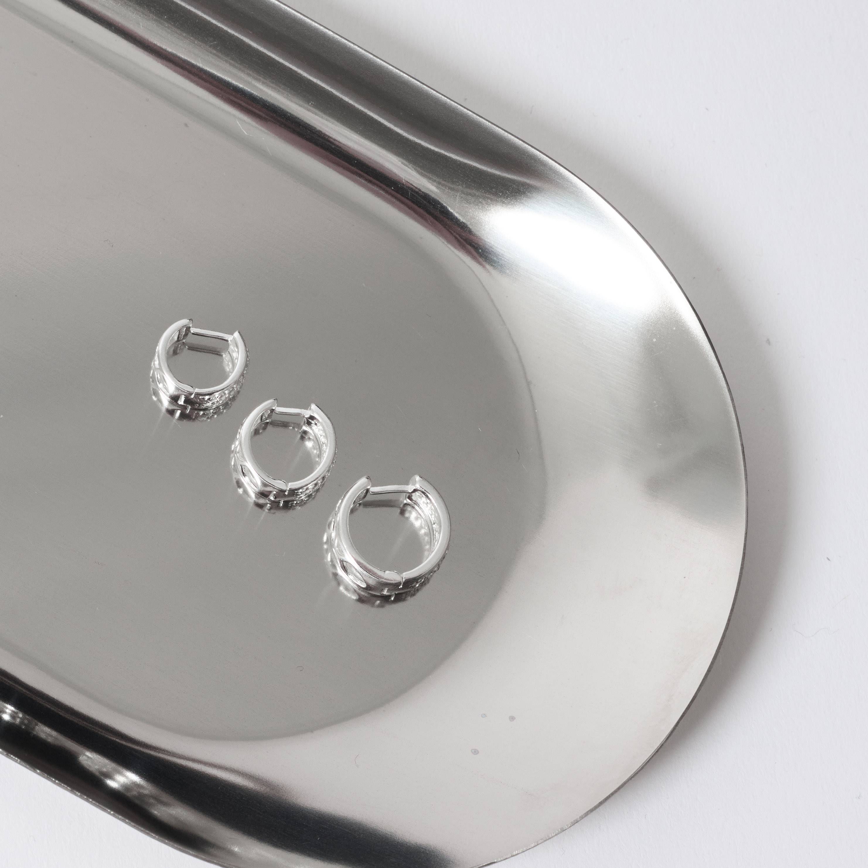 Imagem Secundária Trio argolas click larga cravejada 9, 11 e 12mm detalhe geométrico vazado