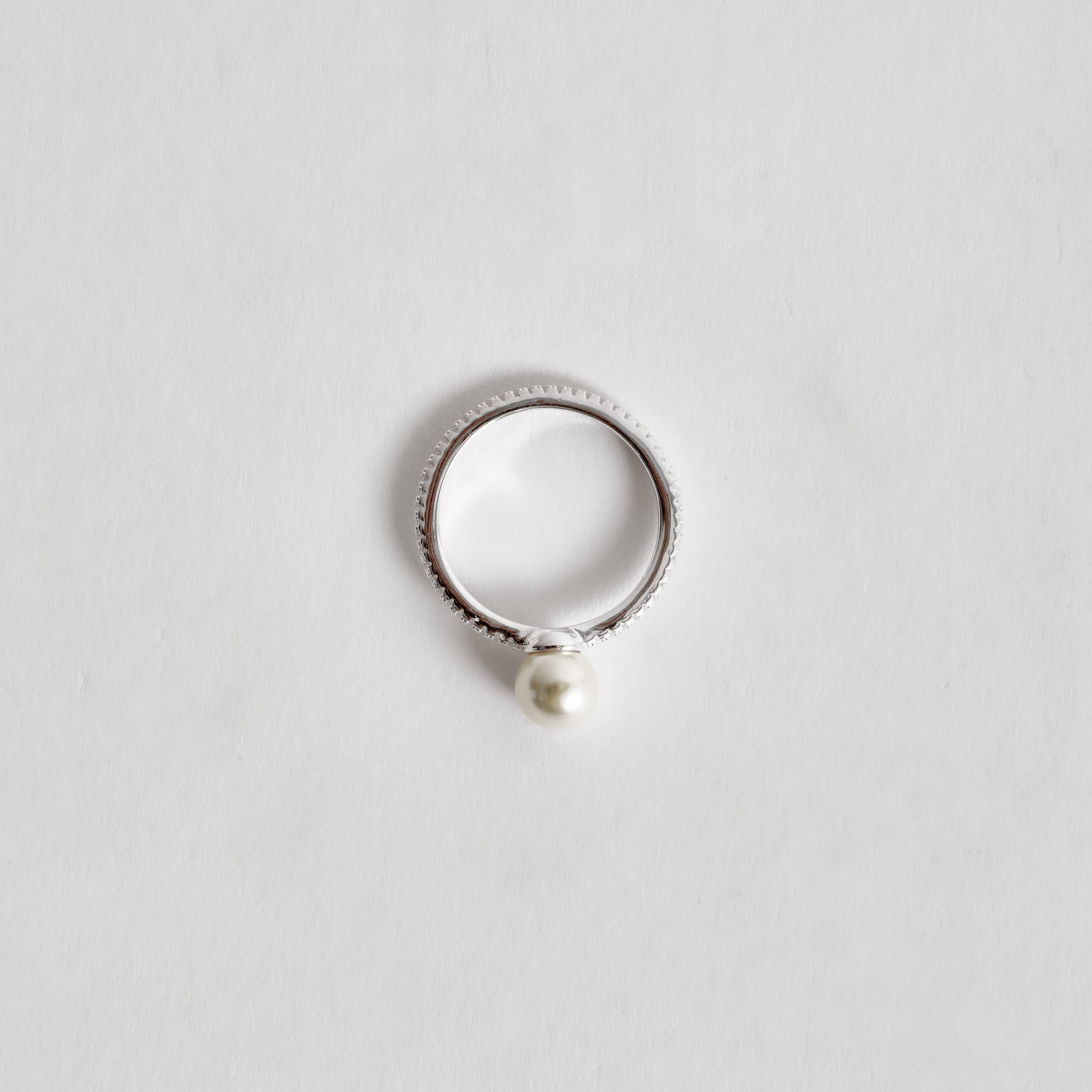 Imagem Secundária Anel todo cravejado com pérola