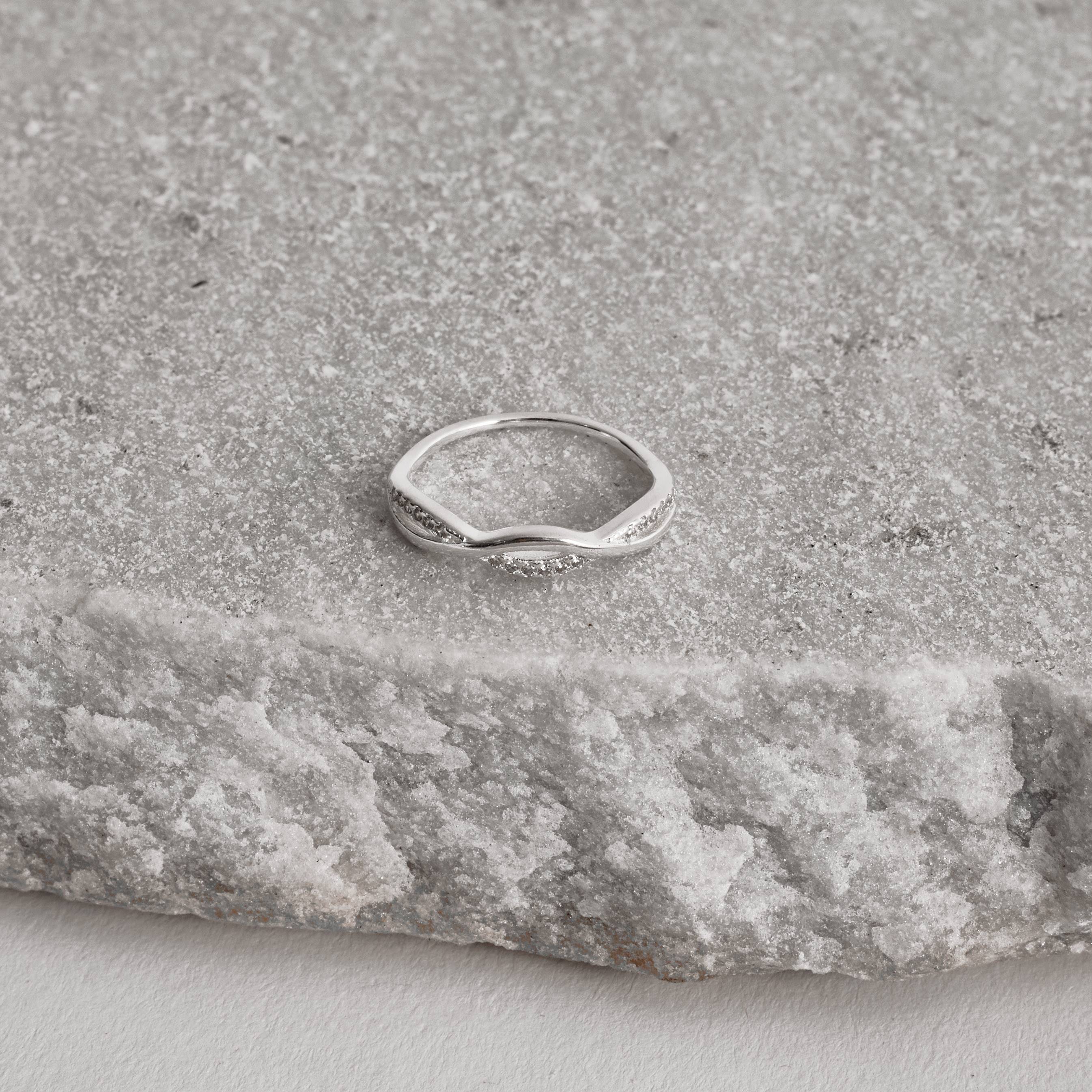 Imagem Anel fio trançado com cravejado