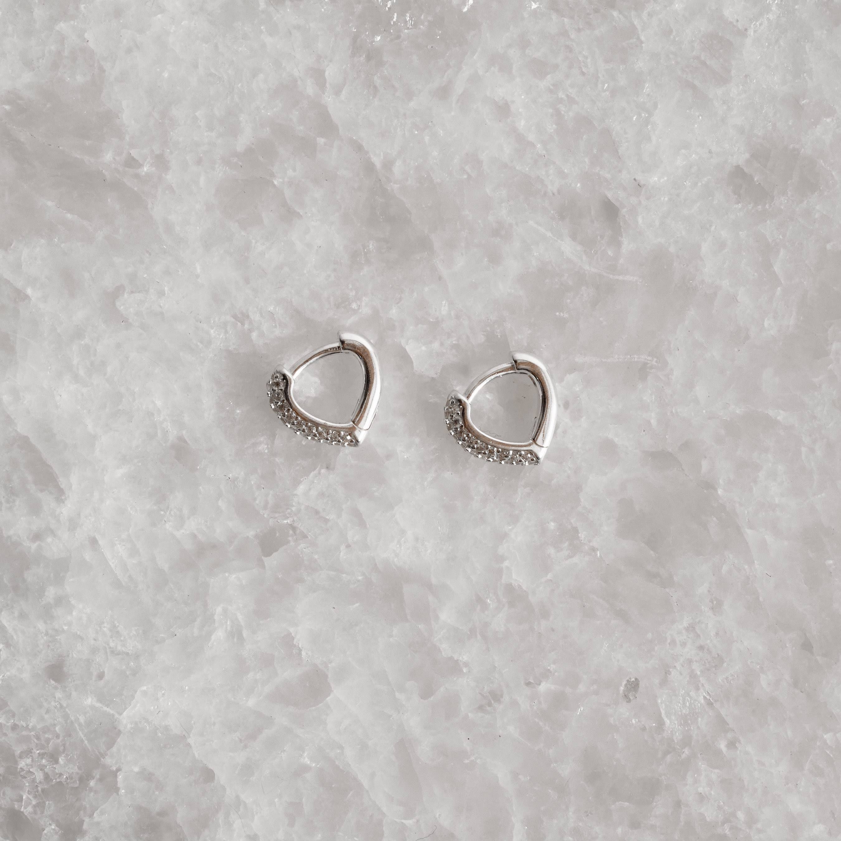 Imagem Secundária Argola click gota 10mm triplo cravejado