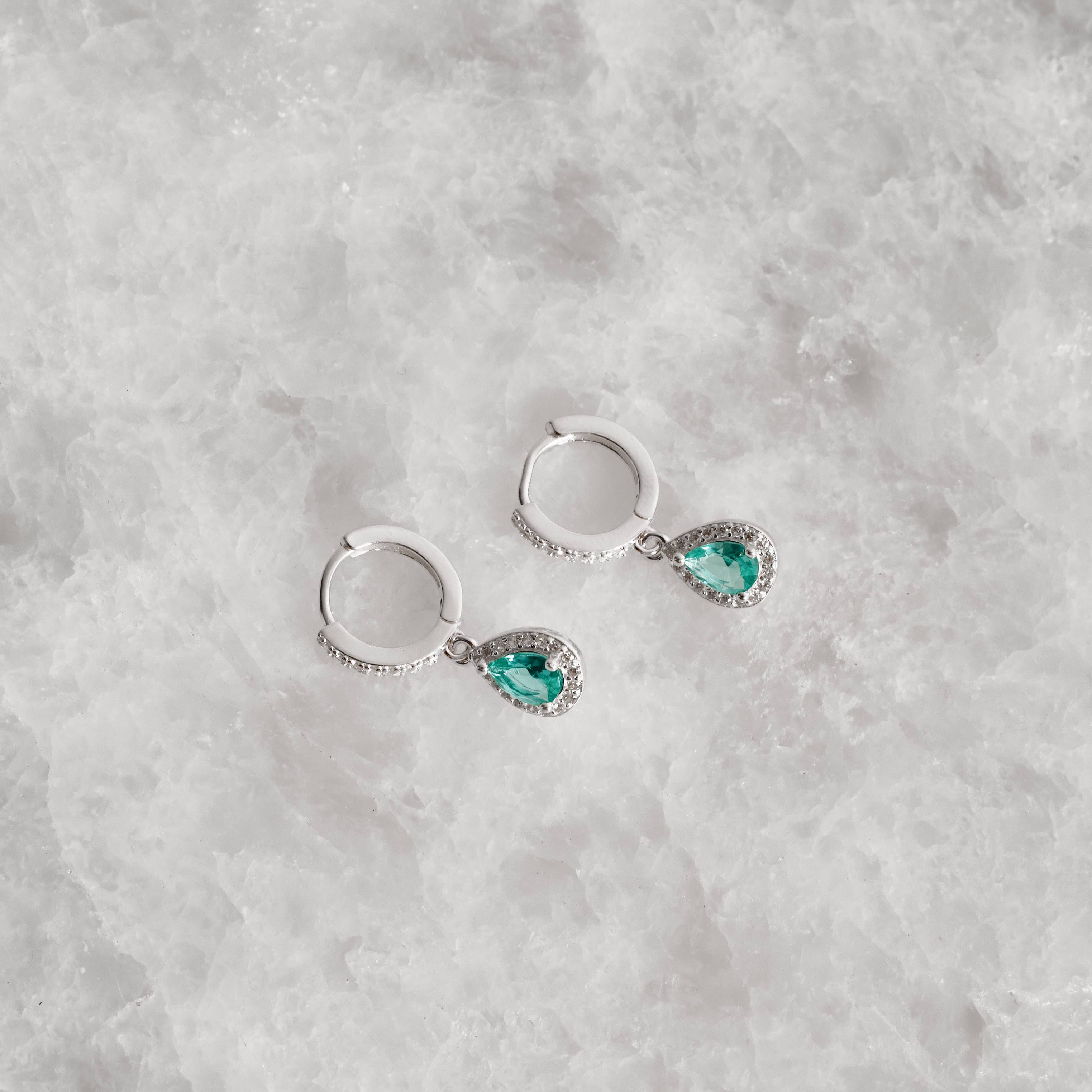 Imagem Secundária Argola click cravejada 11mm pingente zircônia gota acqua