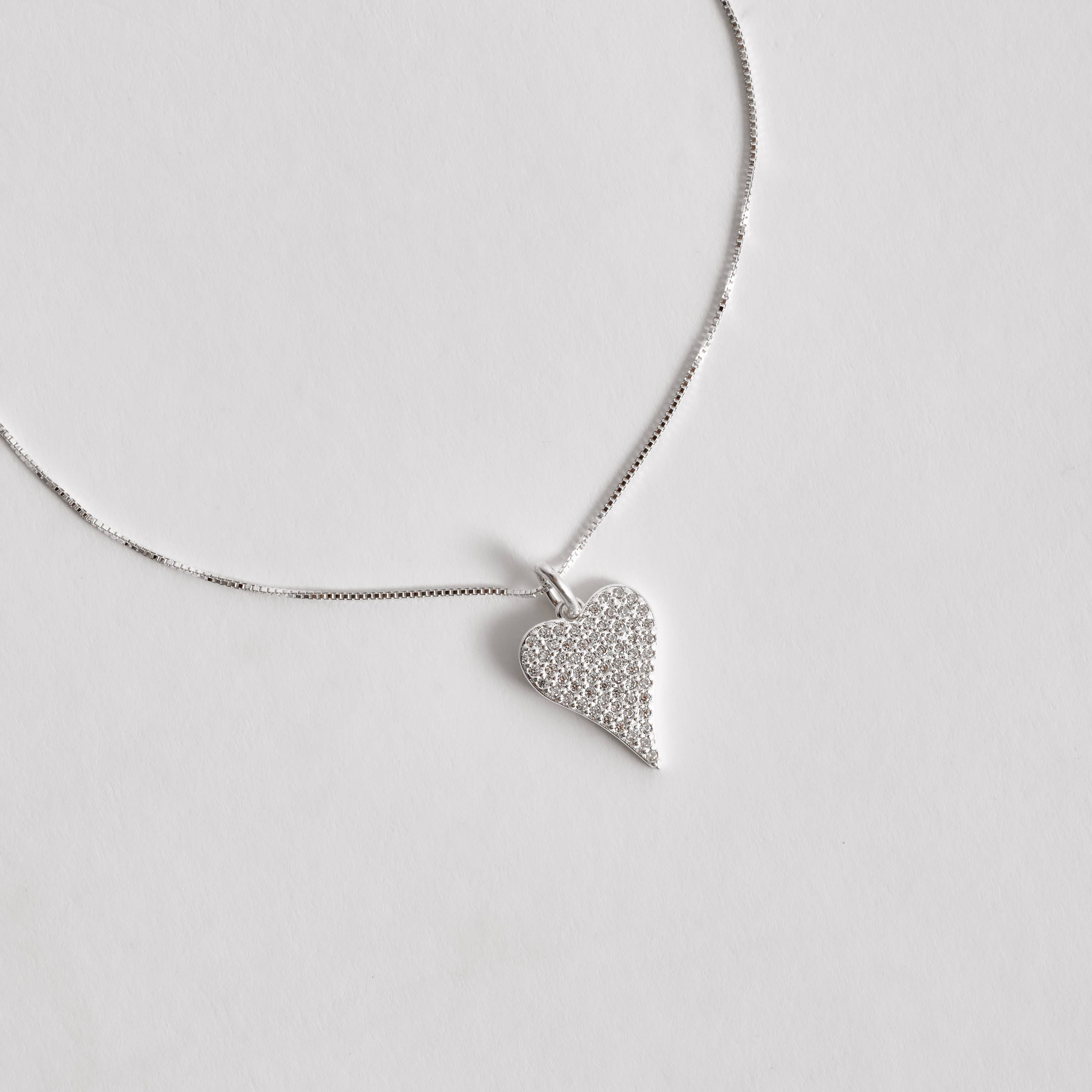 Imagem Secundária Colar pingente coração alongado cravejado 17mm 45cm