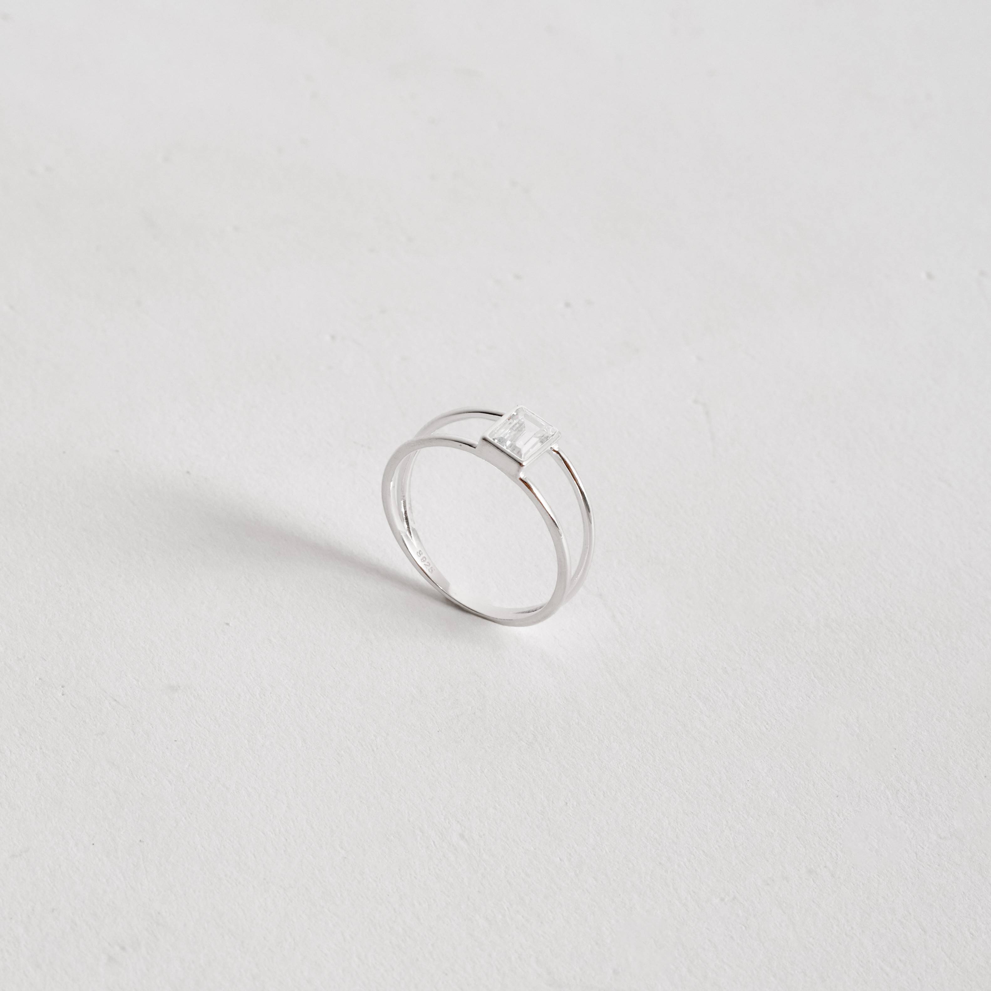 Imagem Secundária Anel 2 fios com zircônia retangular