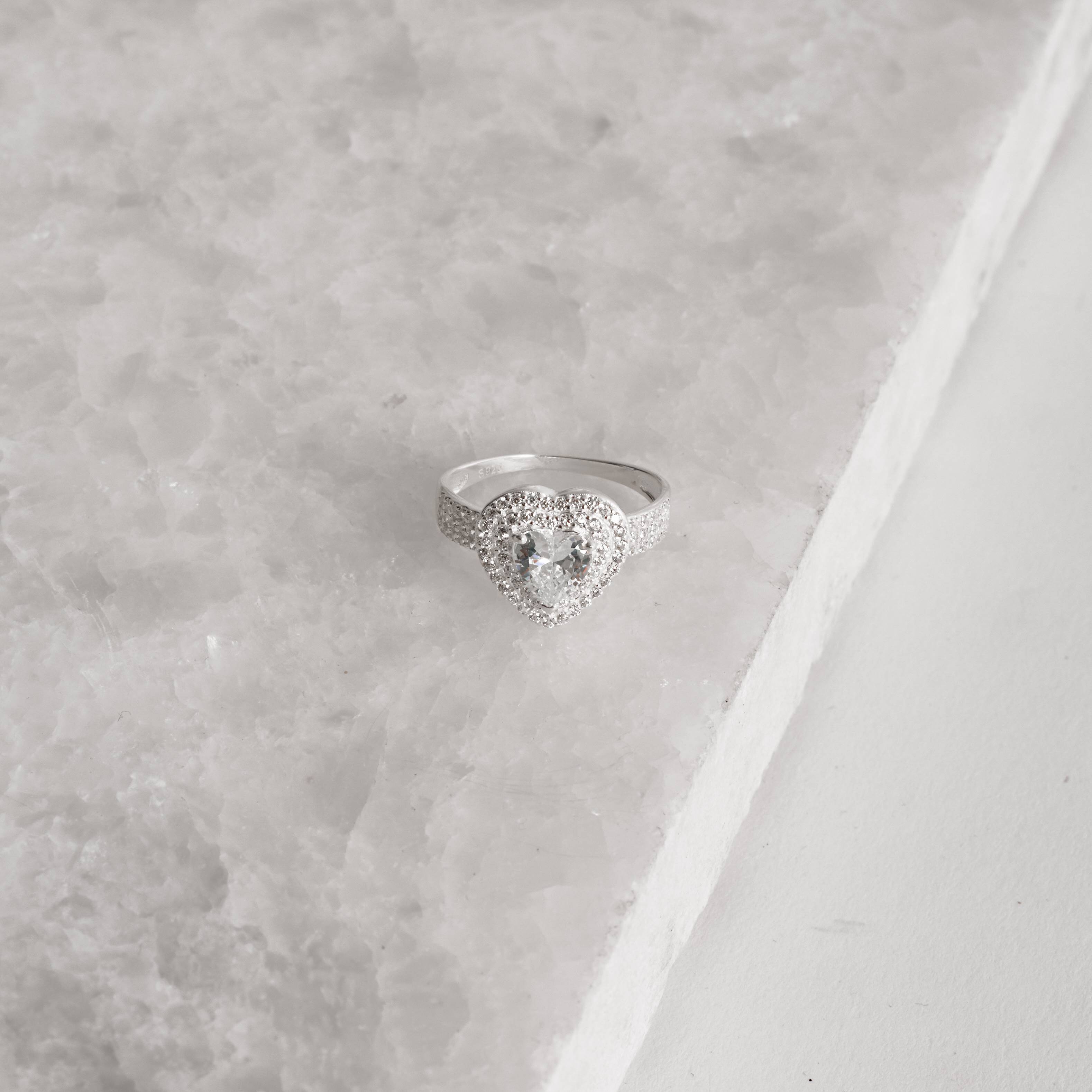 Imagem Anel zircônia coração todo cravejado