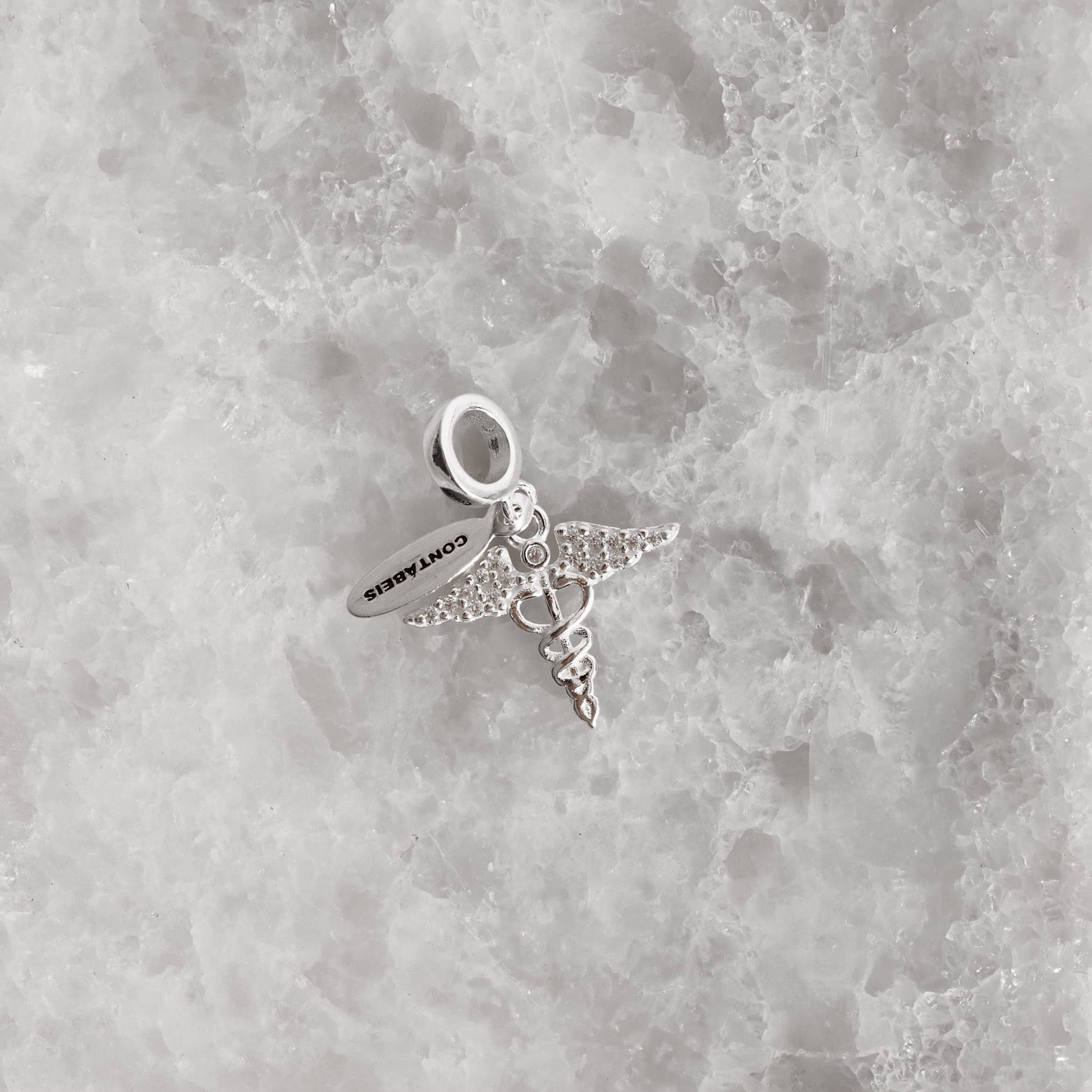 Imagem Berloque pingente placa Contábeis com símbolo cravejado 17mm