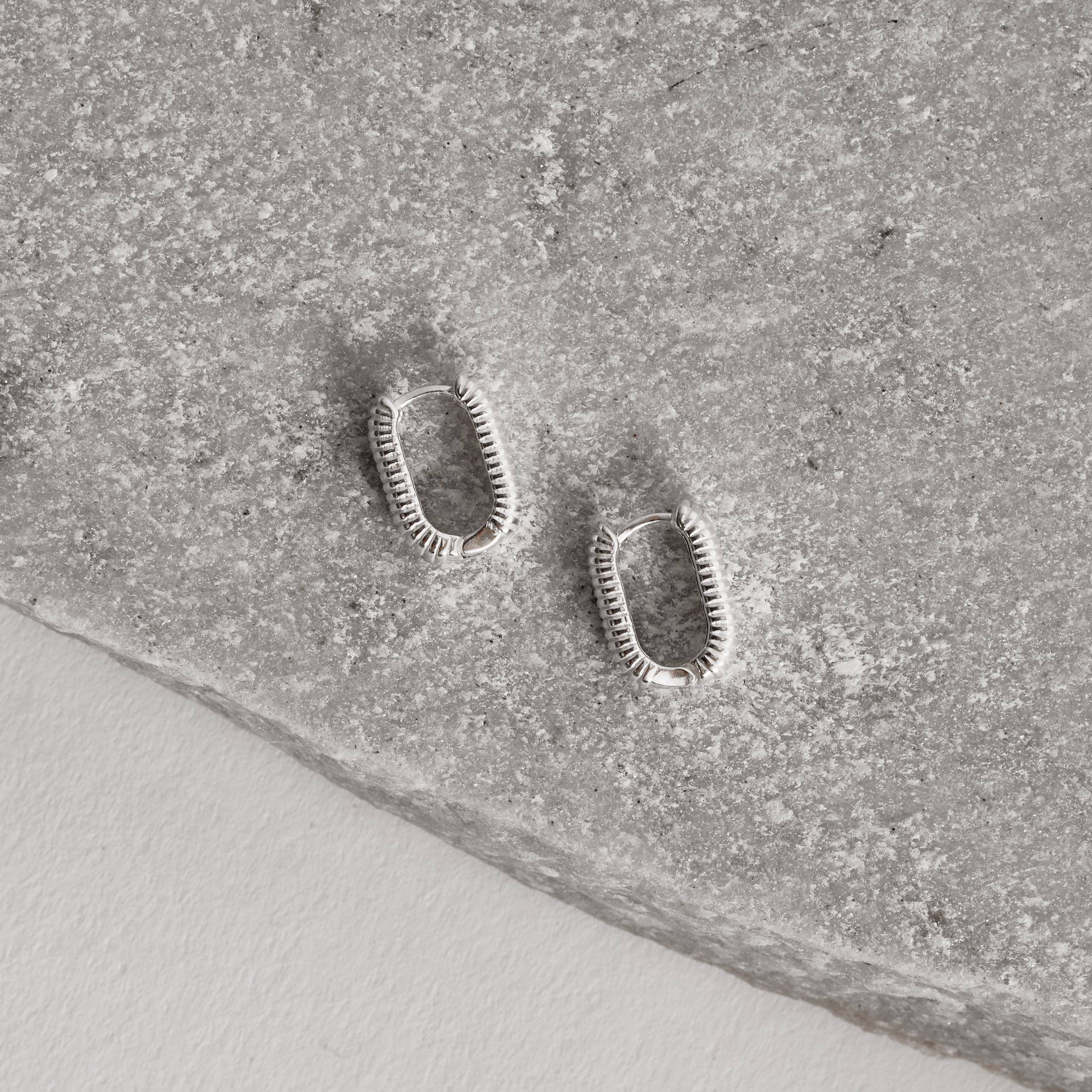 Imagem Secundária Argola click oval riscada 13mm