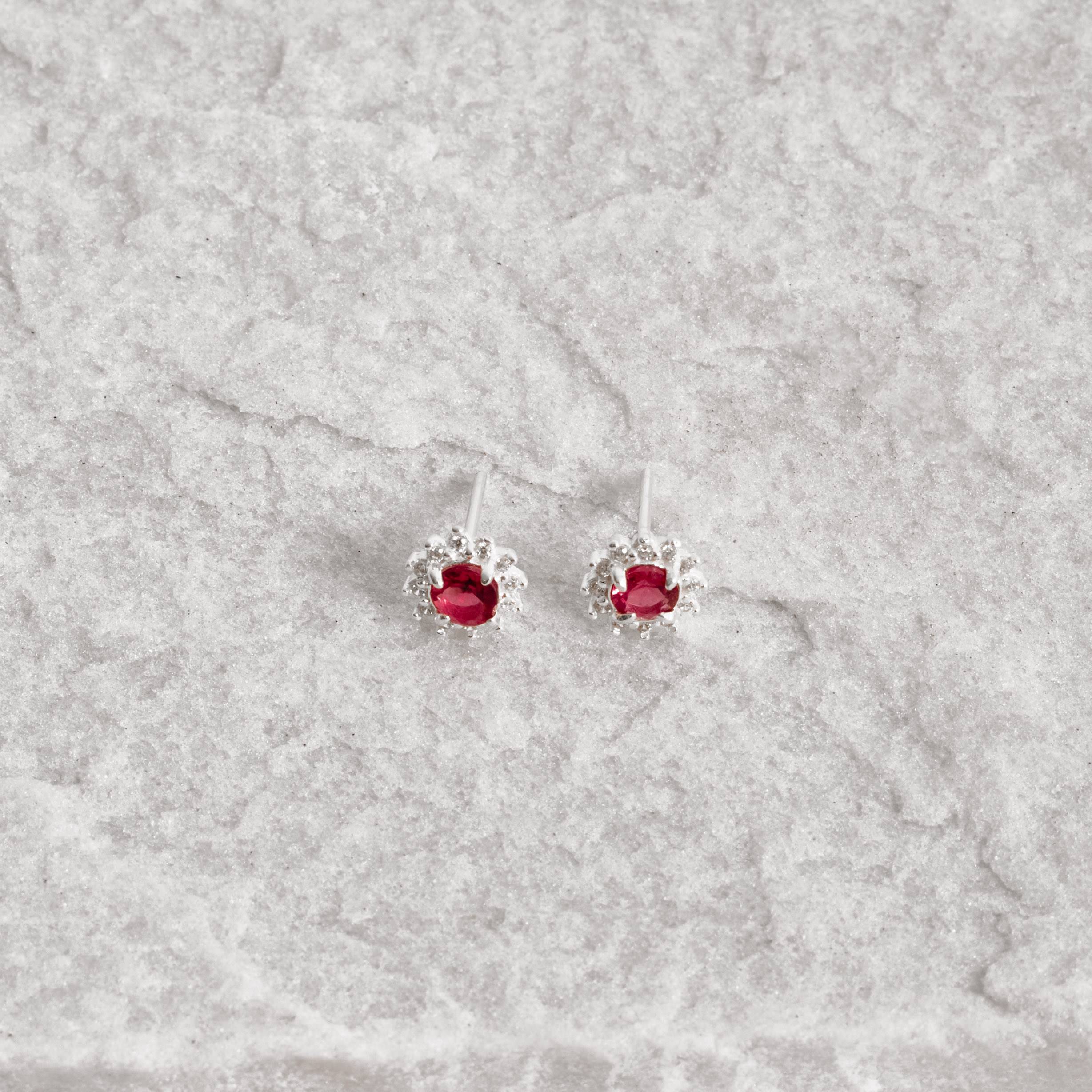 Imagem Secundária Brinco zircônia redonda cereja com cravejado 7mm