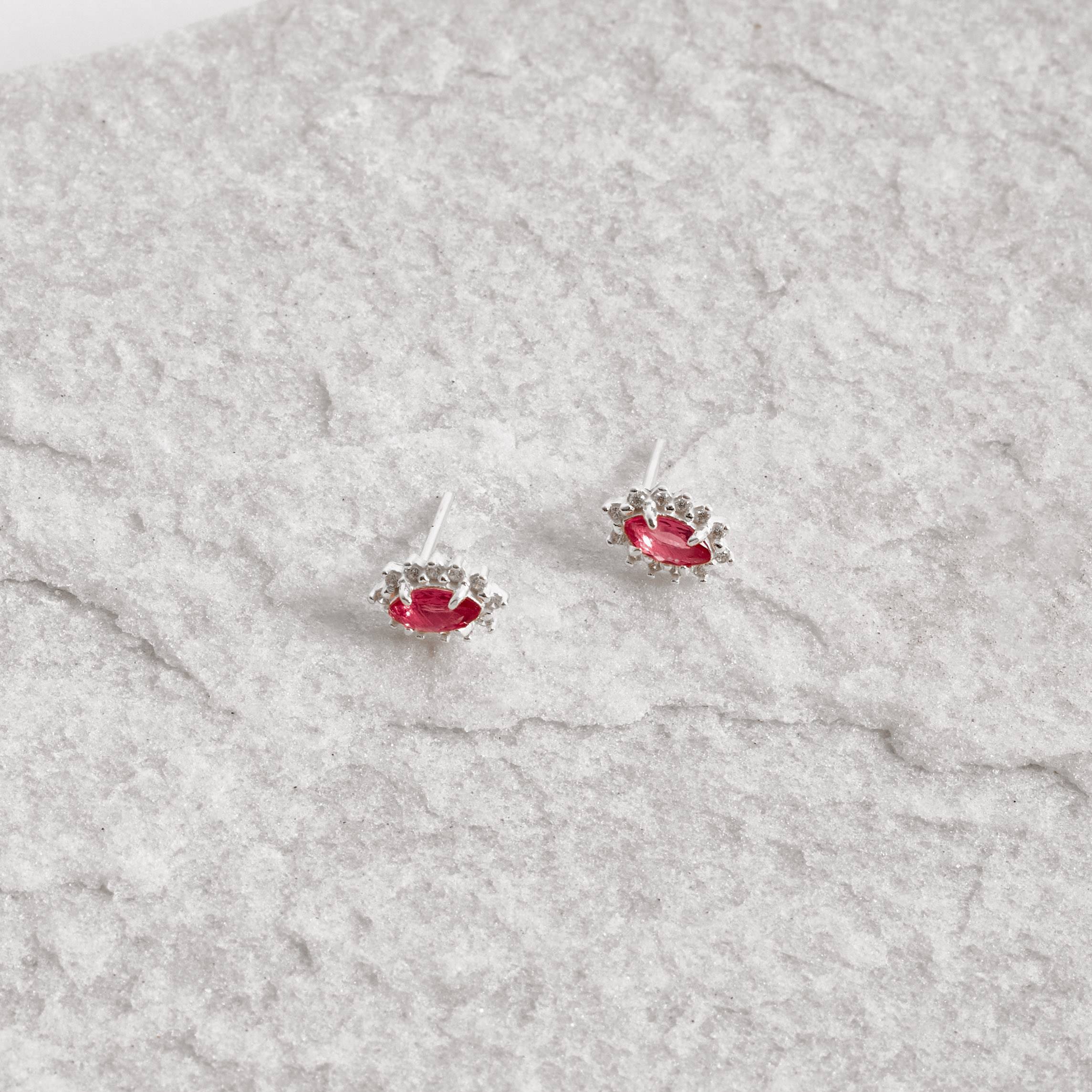 Imagem Secundária Brinco zircônia navete cereja com cravejado 9mm