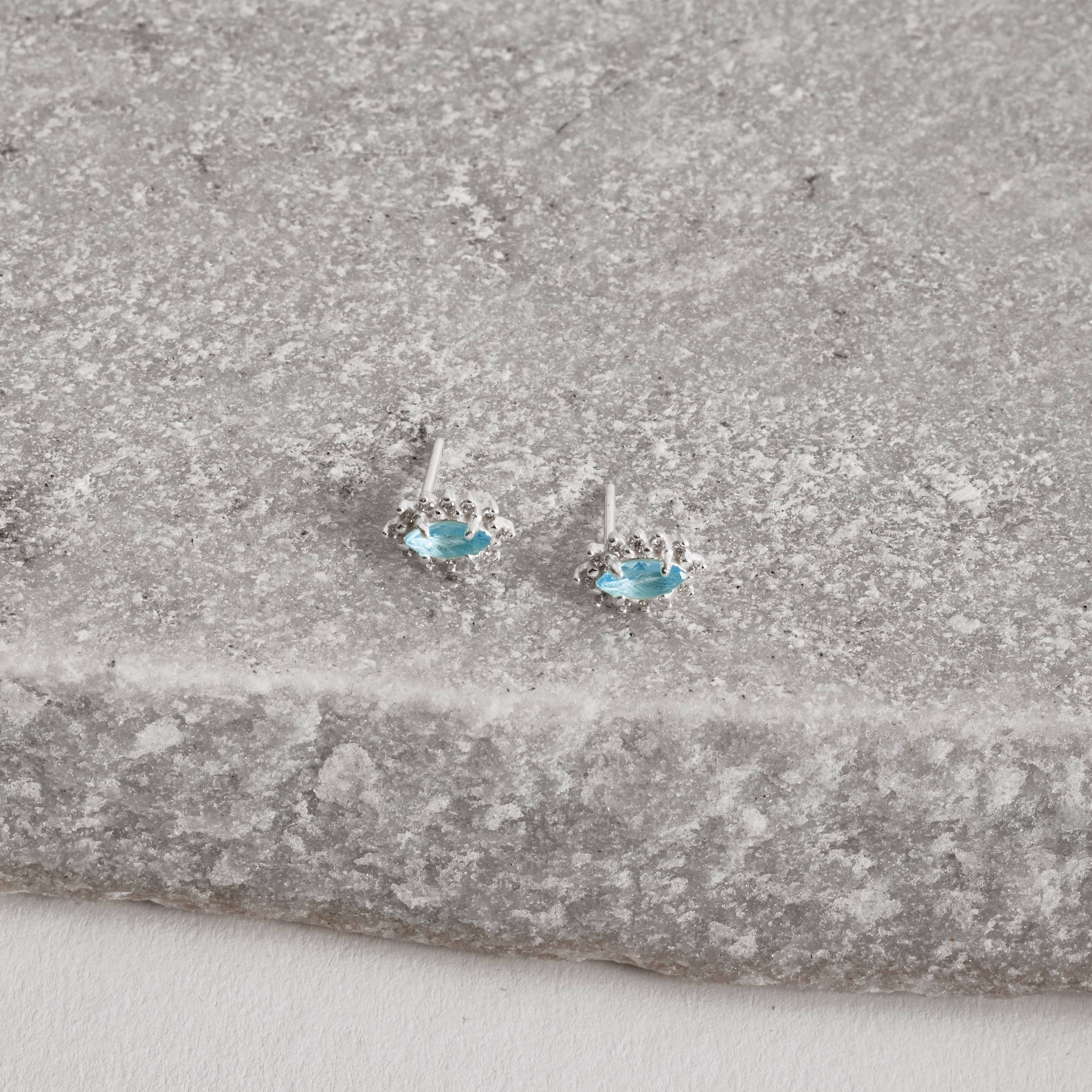 Imagem Secundária Brinco zircônia navete azul com cravejado 9mm