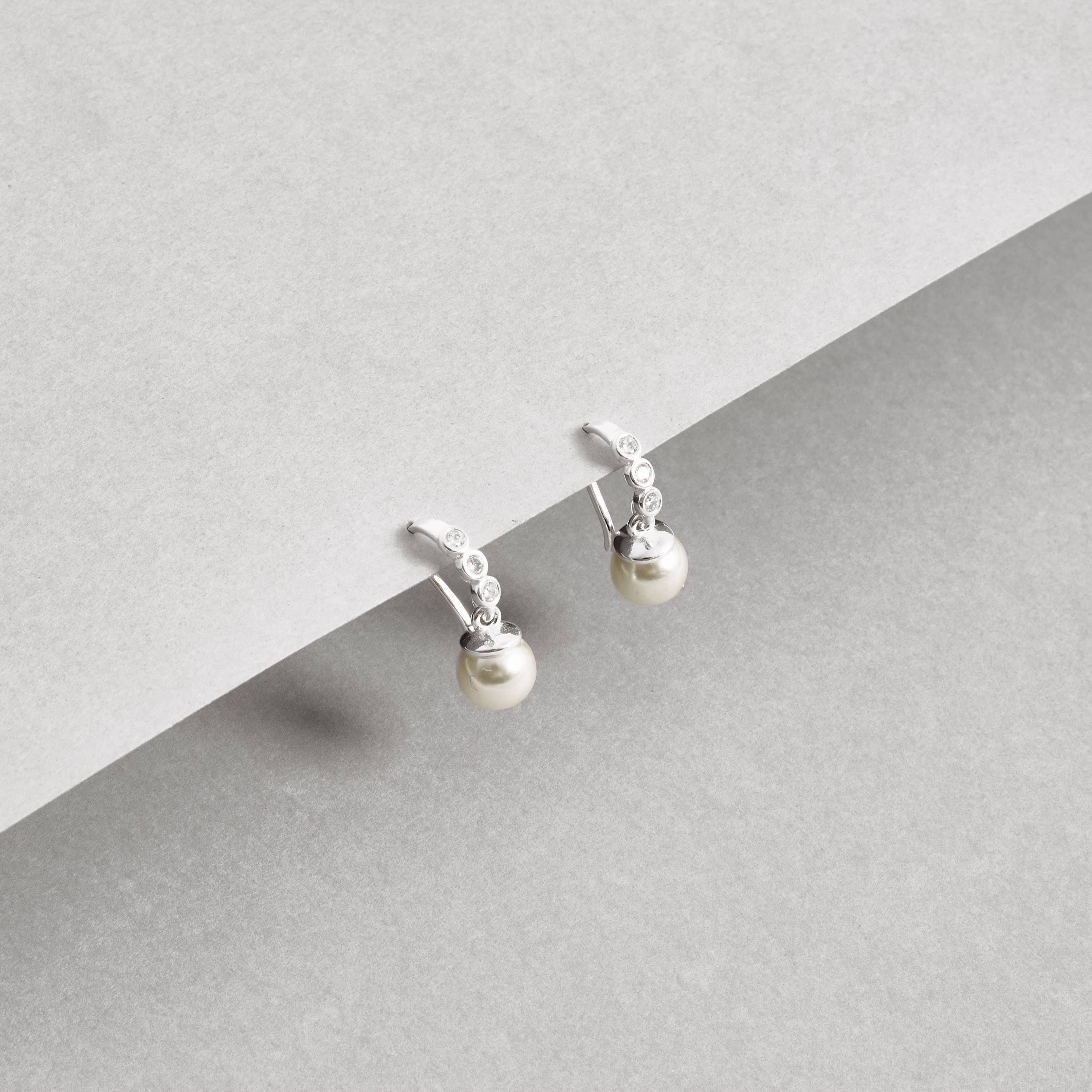 Imagem Brinco gancho cravejado 12mm pingente pérola