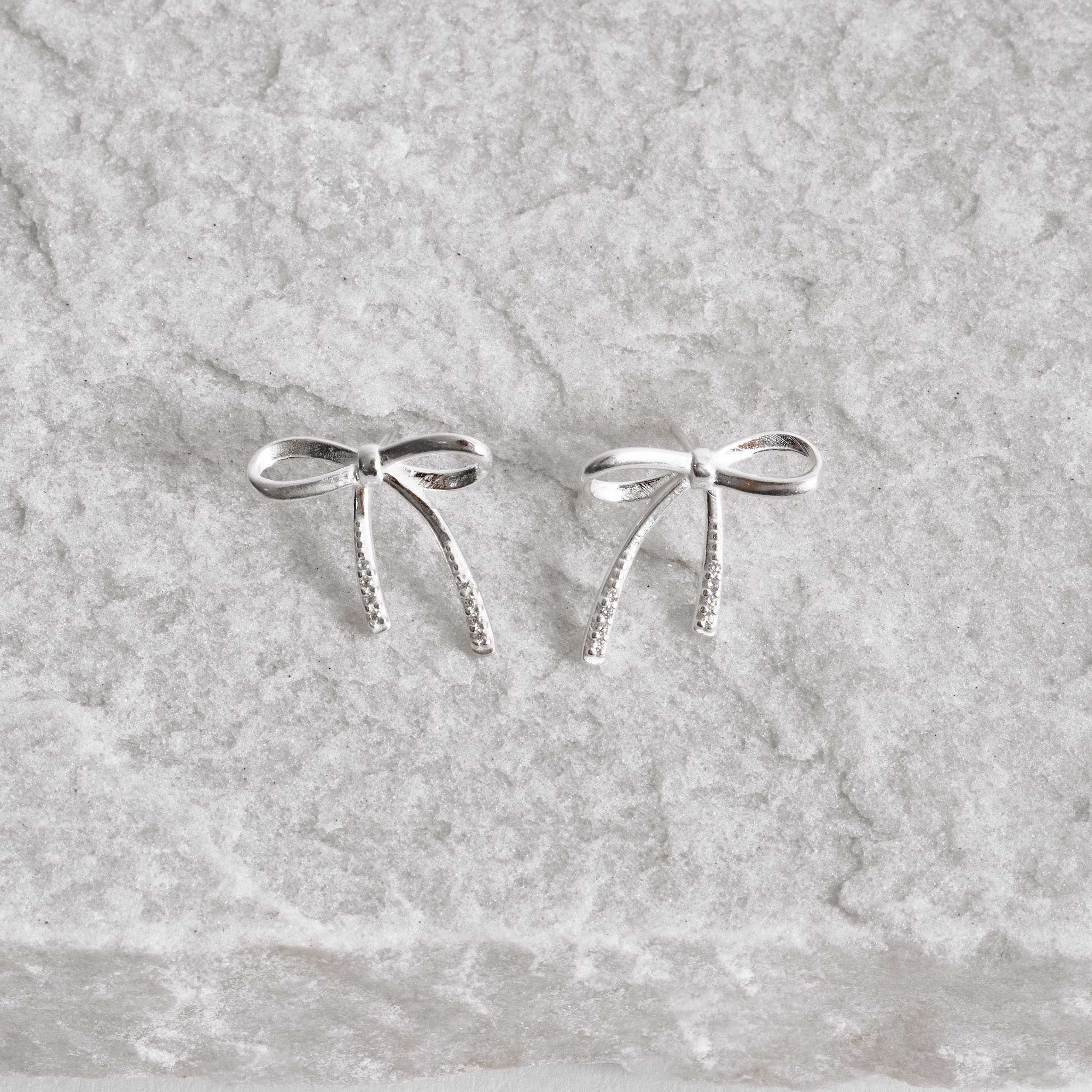 Imagem Secundária Brinco laço detalhe cravejado 18mm