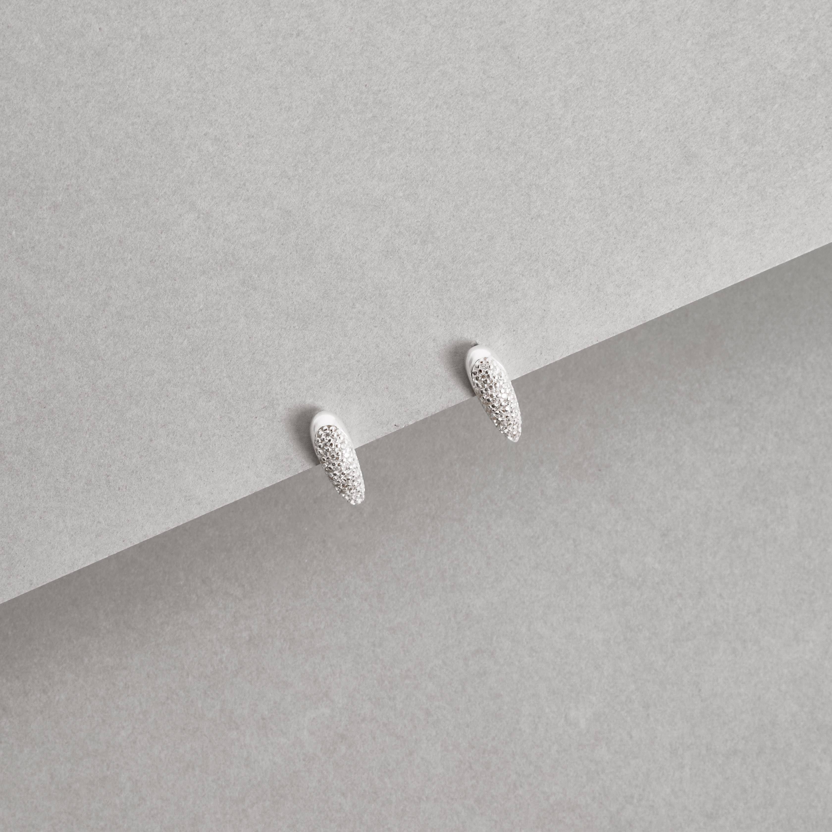 Imagem Brinco gota invertida cravejada 15mm