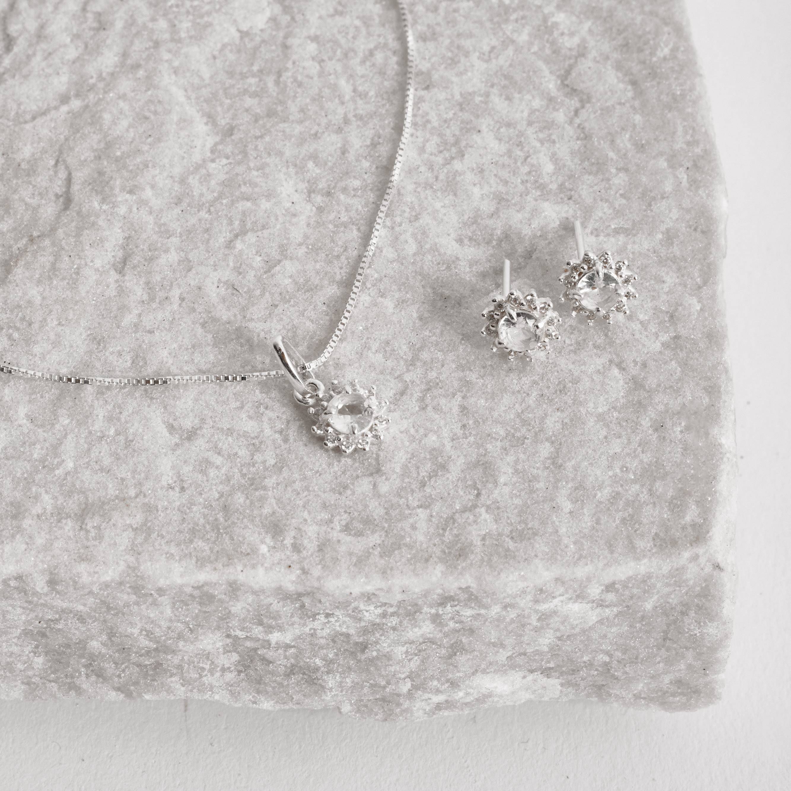 Imagem Conjunto brinco e colar zircônia redonda cristal com cravejado 7mm 45cm