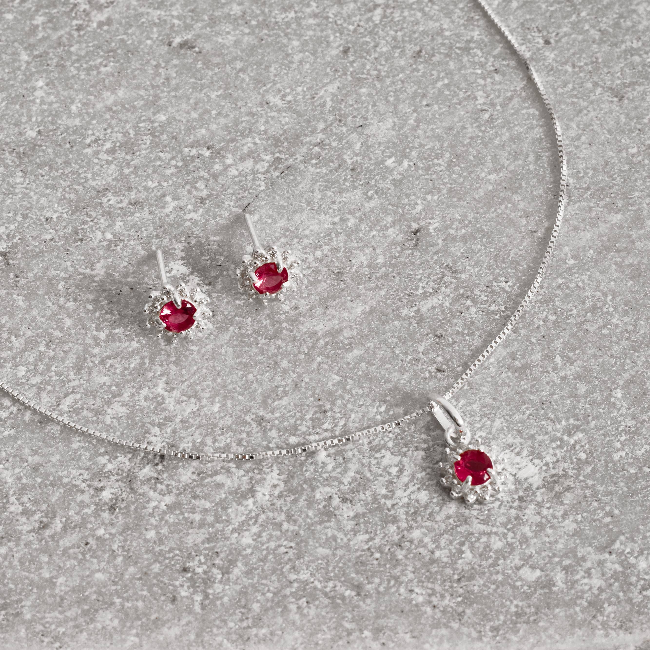 Imagem Conjunto brinco e colar zircônia redonda cereja com cravejado 7mm 45cm