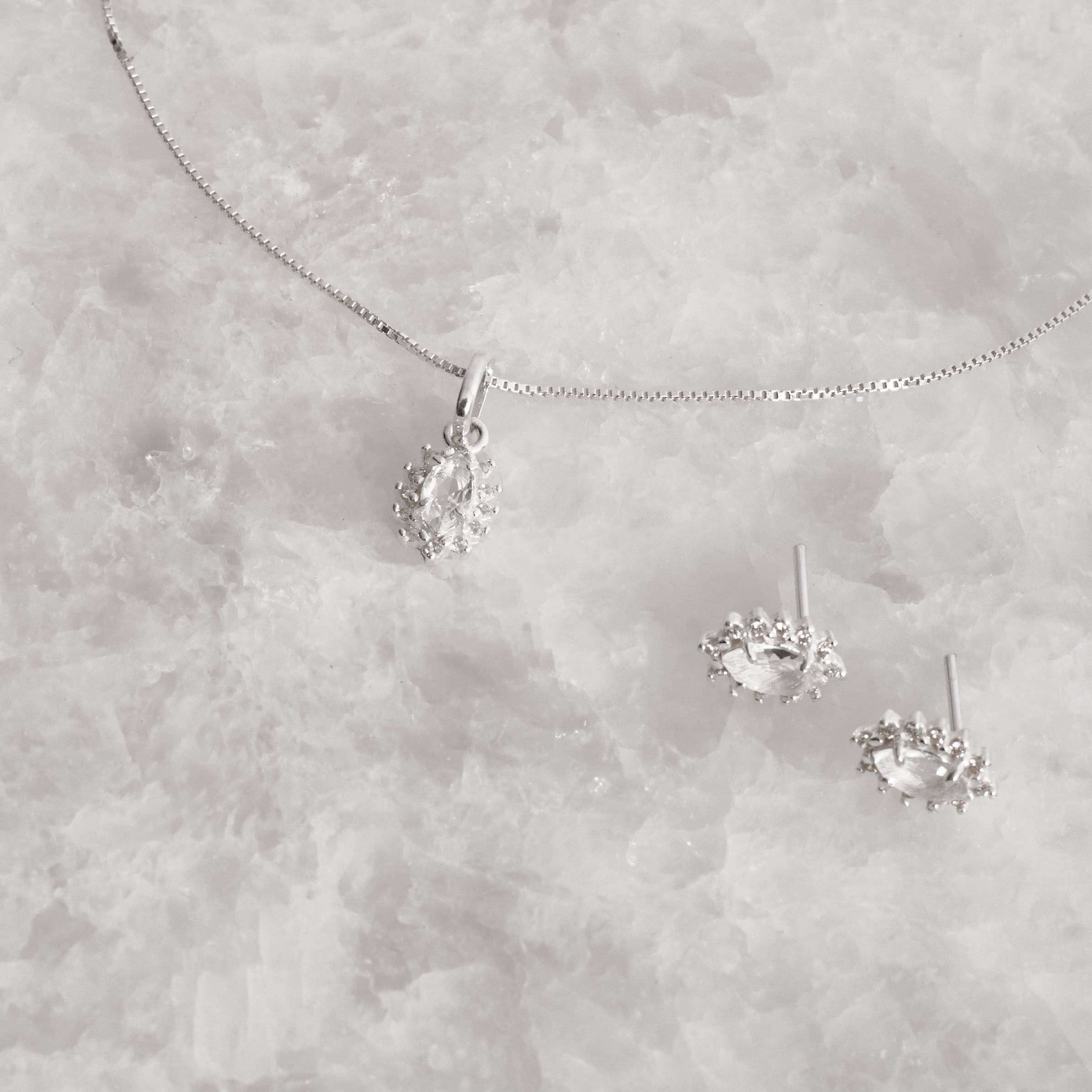 Imagem Conjunto brinco e colar zircônia navete cristal com cravejado 9mm 45cm