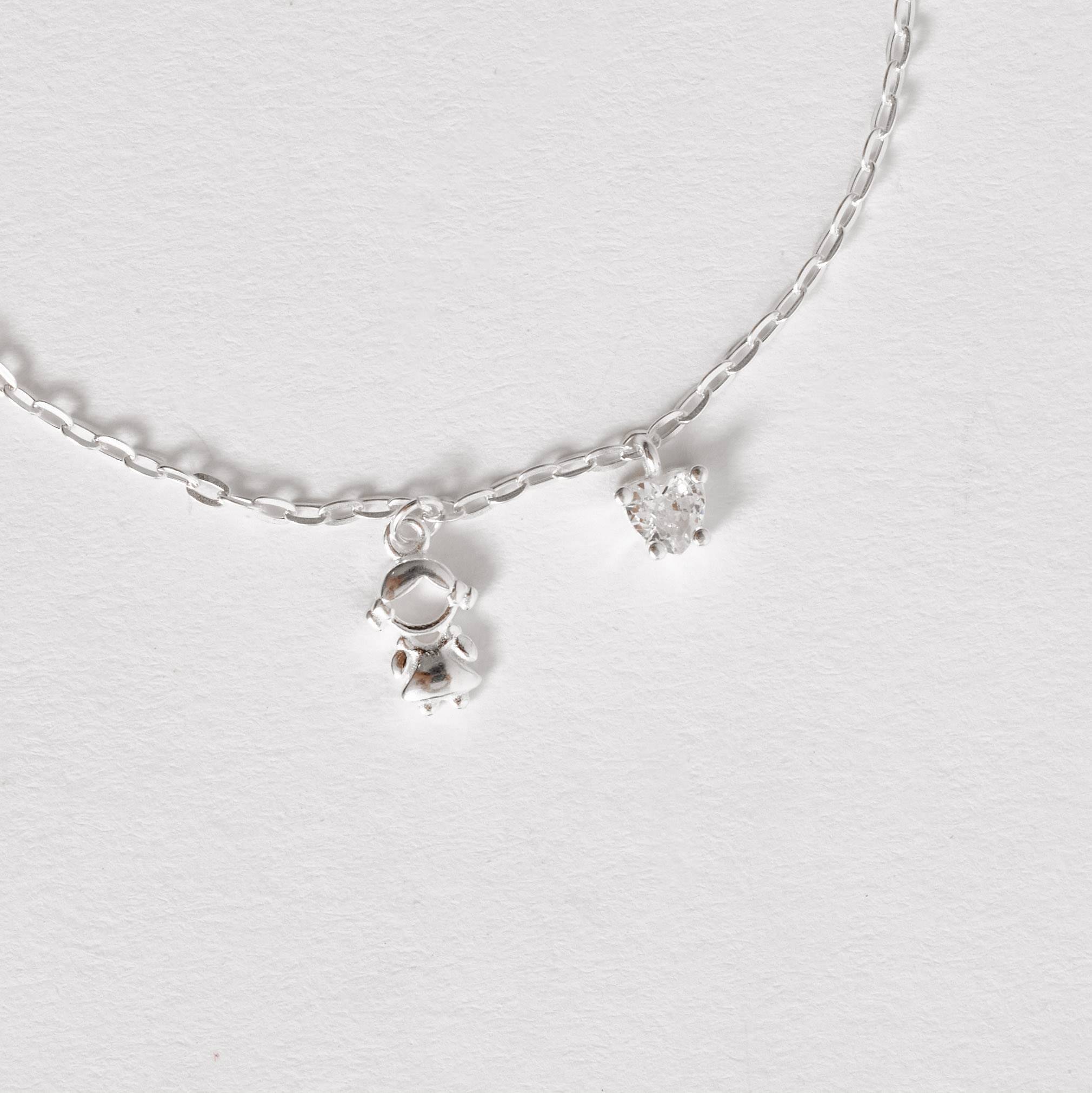 Imagem Pulseira pingentes menina e zircônia coração