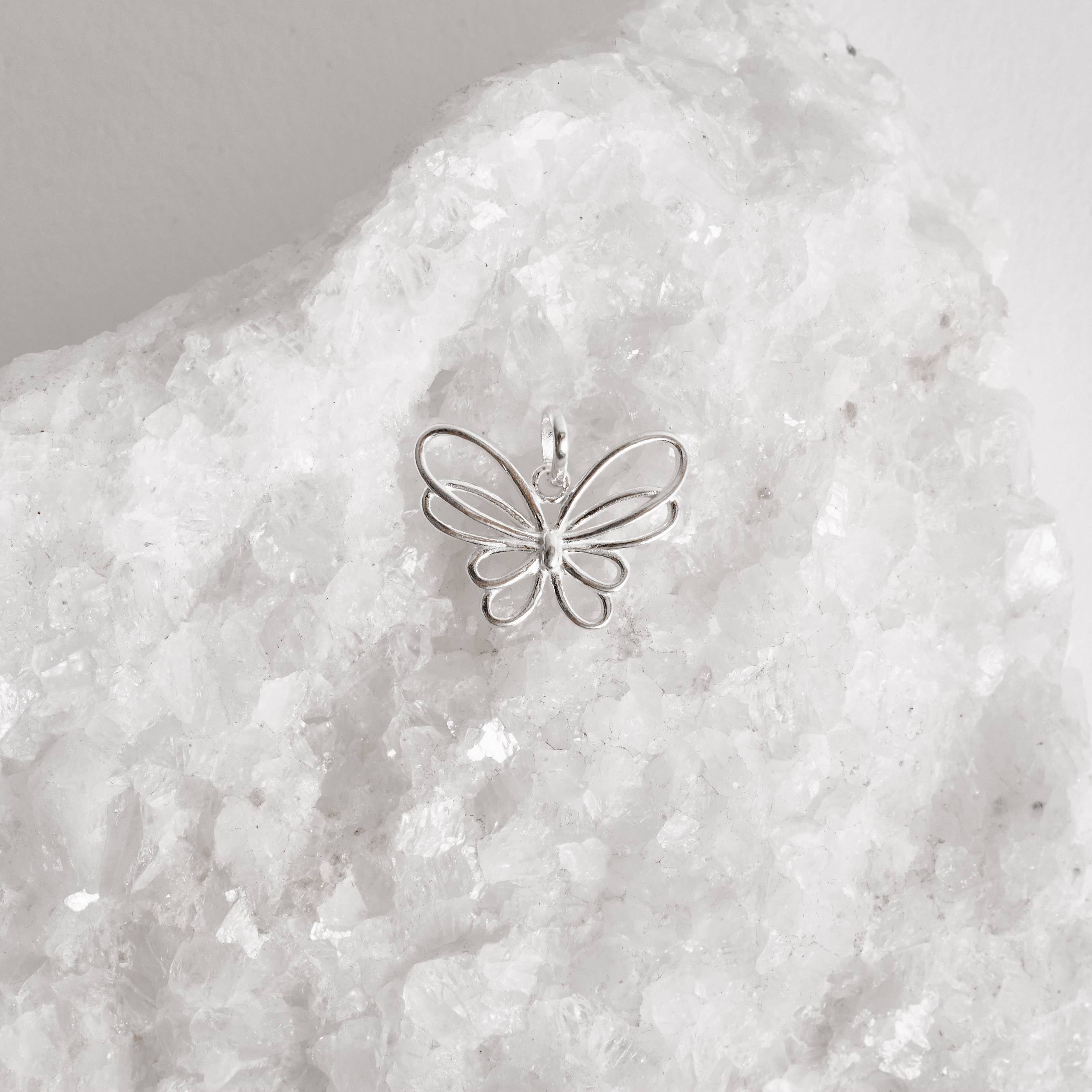 Imagem Secundária Pingente borboleta vazada 19mm