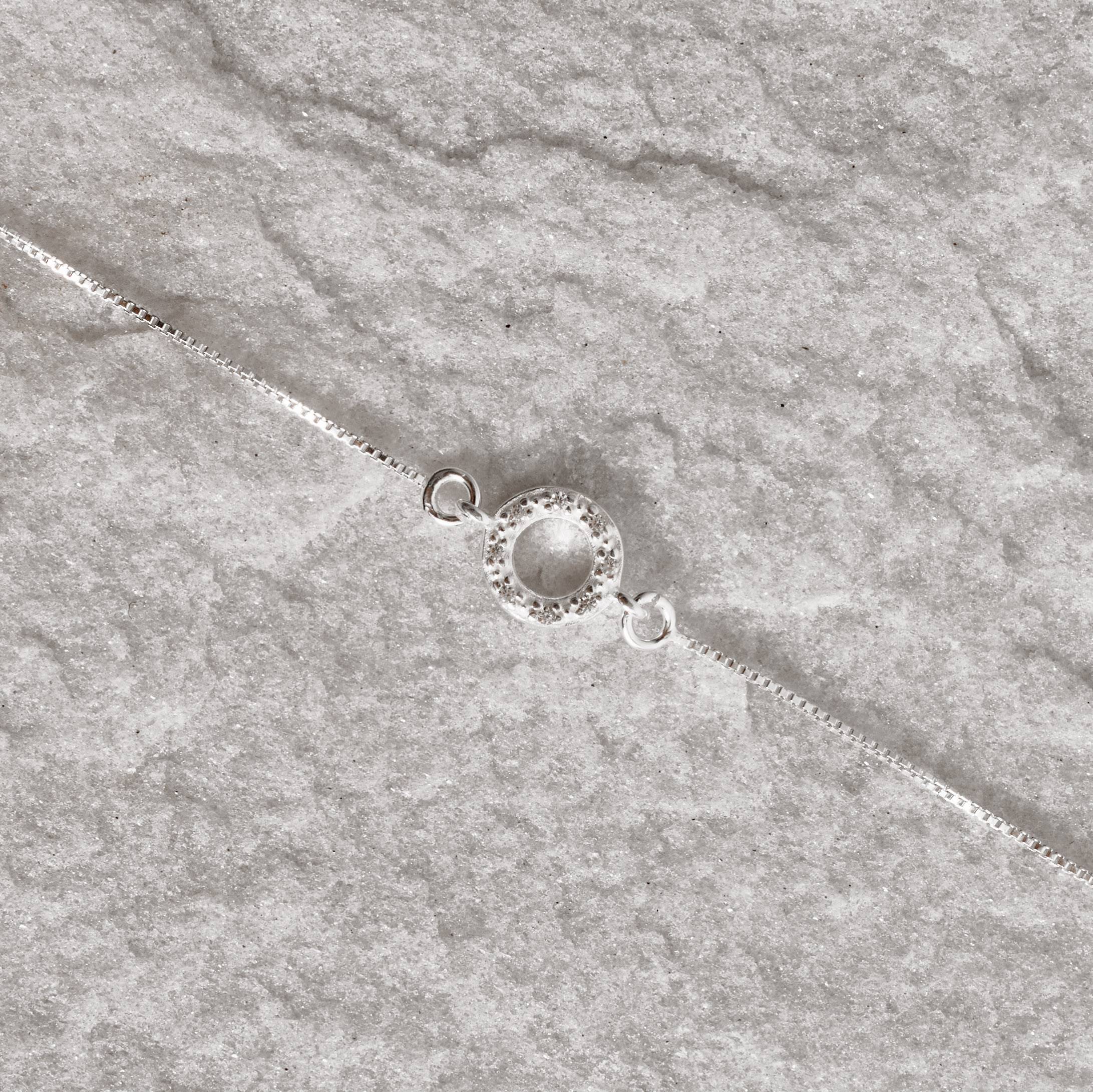 Imagem Secundária Pulseira entremeio círculo vazado cravejado 8mm v12 16cm com alongadora