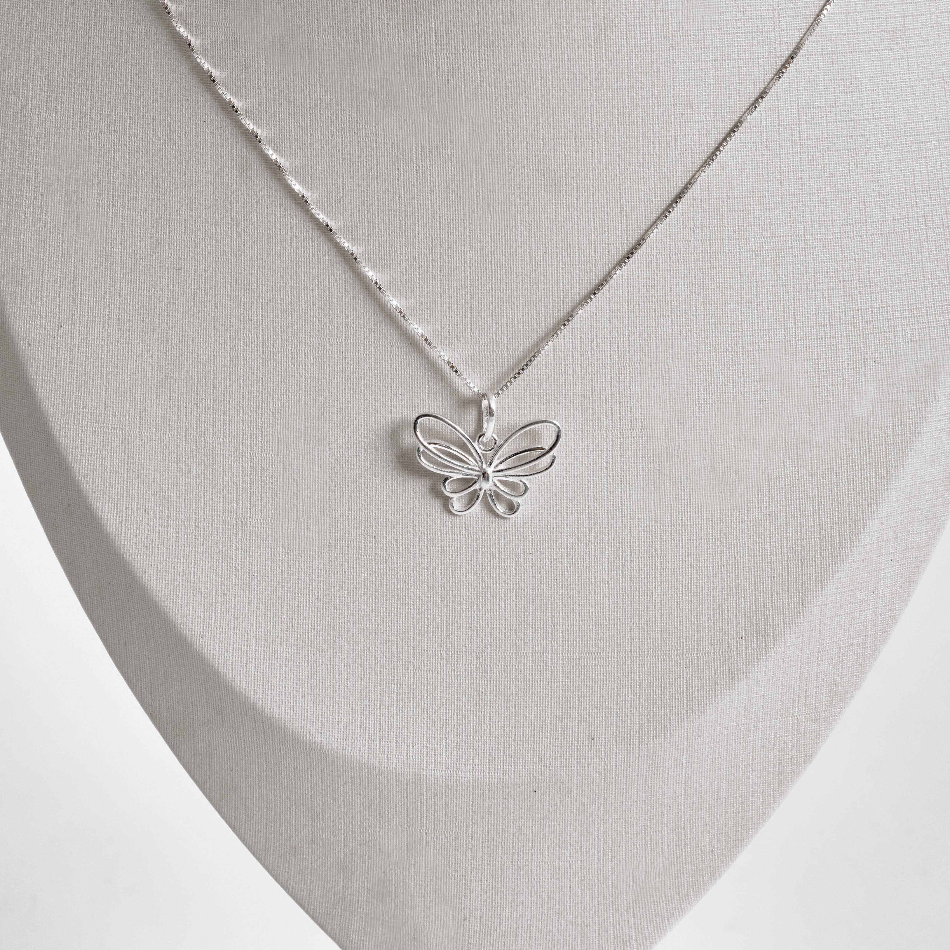 Imagem Colar pingente borboleta vazada 19mm 45cm