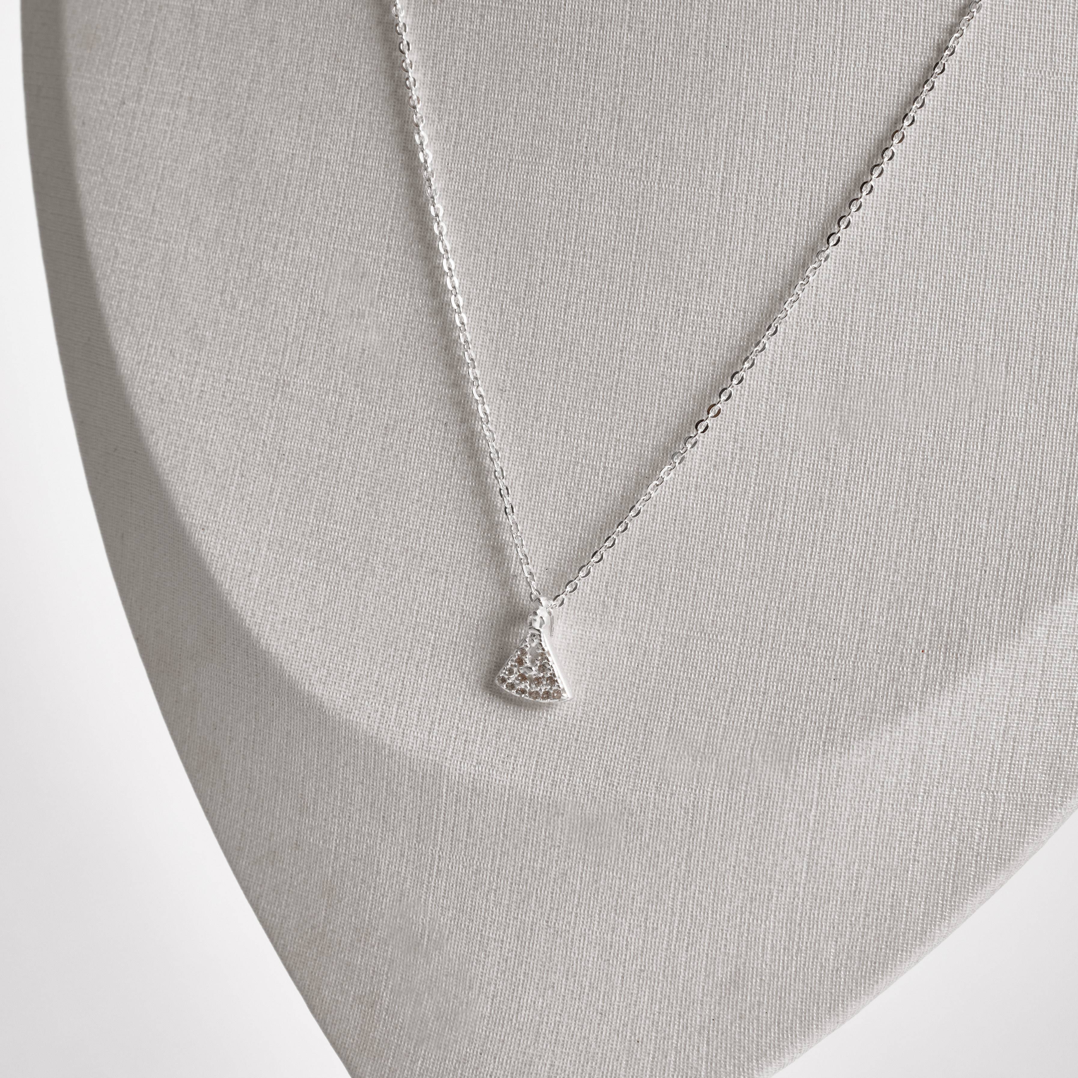 Imagem Colar Nsa. Sra. Aparecida toda cravejada 10mm corrente cadeadinho 40cm