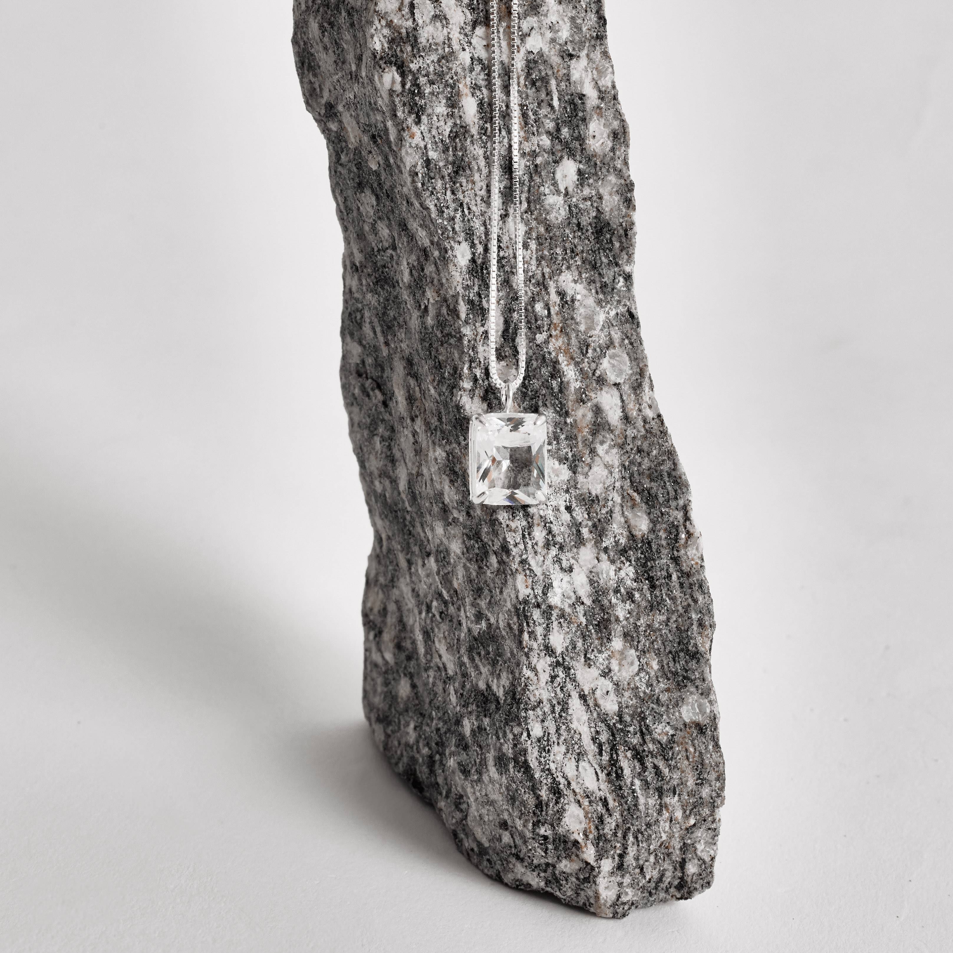 Imagem Secundária Colar pingente zircônia retangular cristal 10mm 45cm