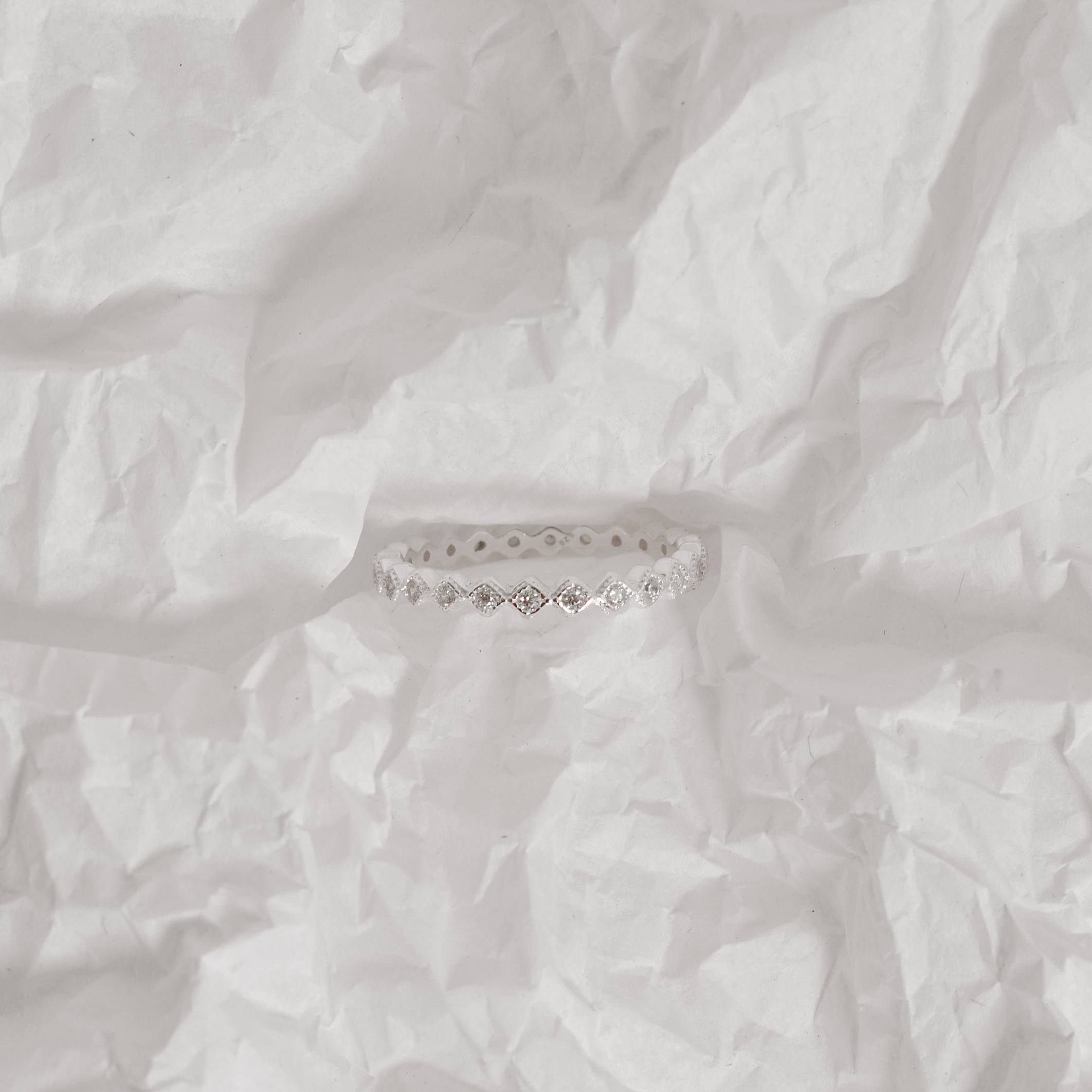 Imagem Secundária Anel losangos cravejados