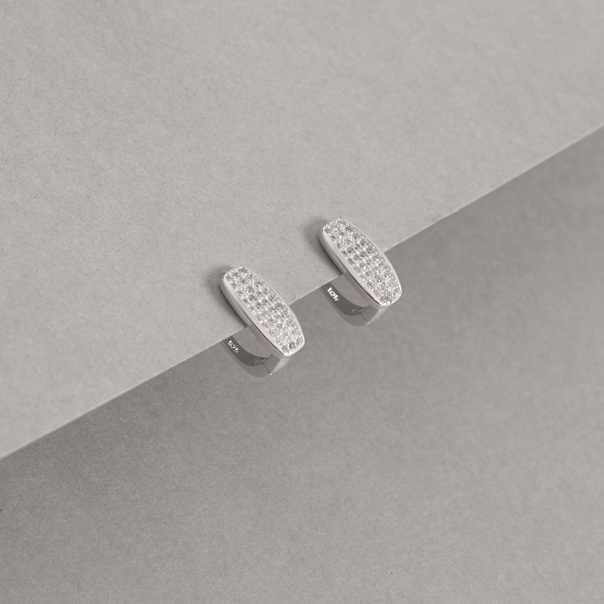 Imagem Secundária Argola click oval 11mm retângulo cravejado