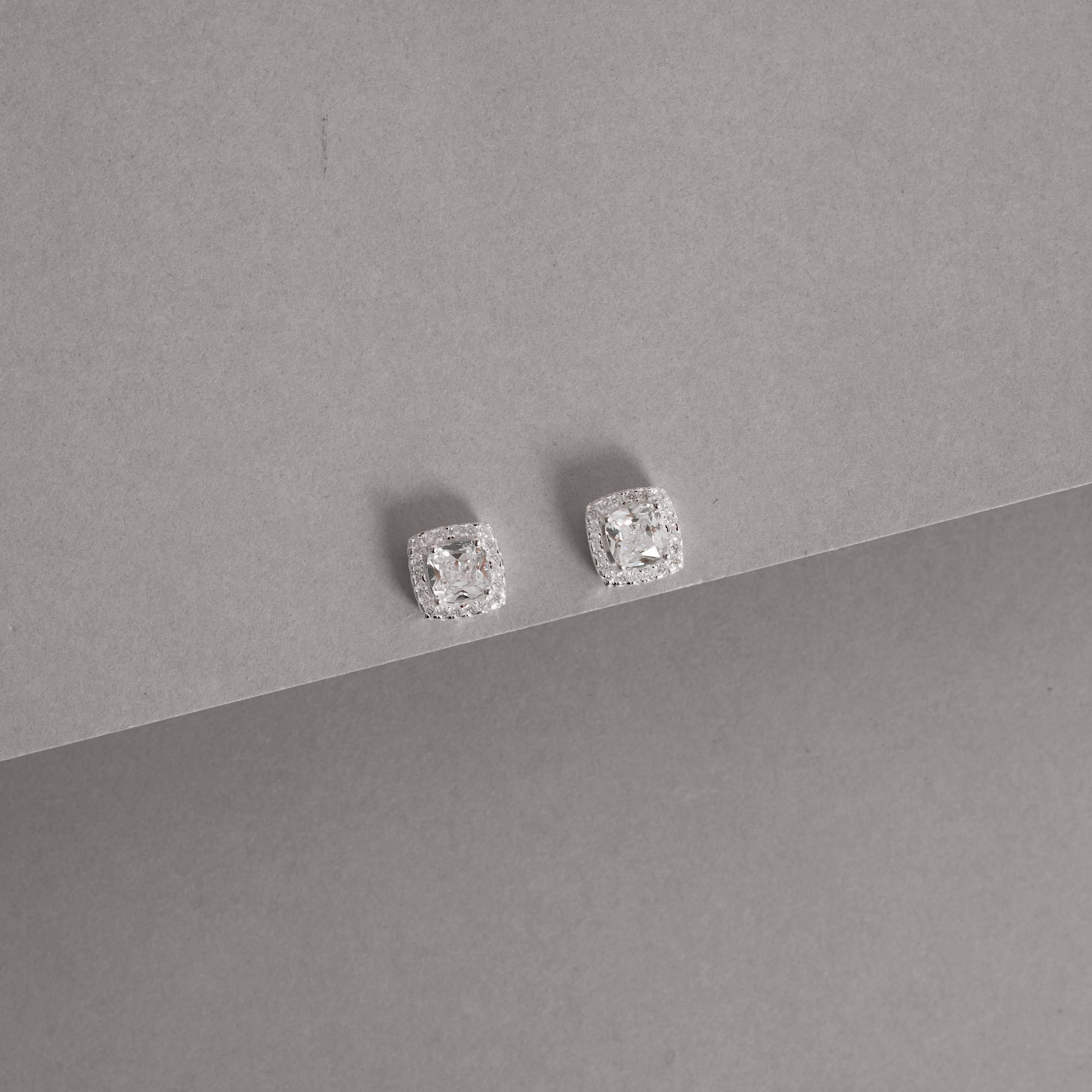 Imagem Secundária Brinco zircônia quadrada com cravejado cristal 8mm