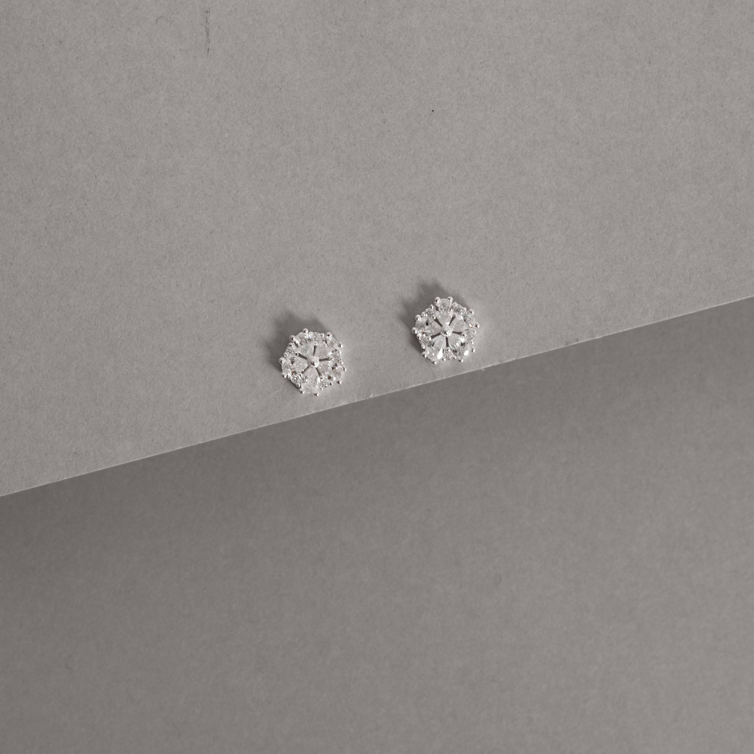 Imagem Secundária Conjunto brinco e colar flor cravejada 10mm 45cm